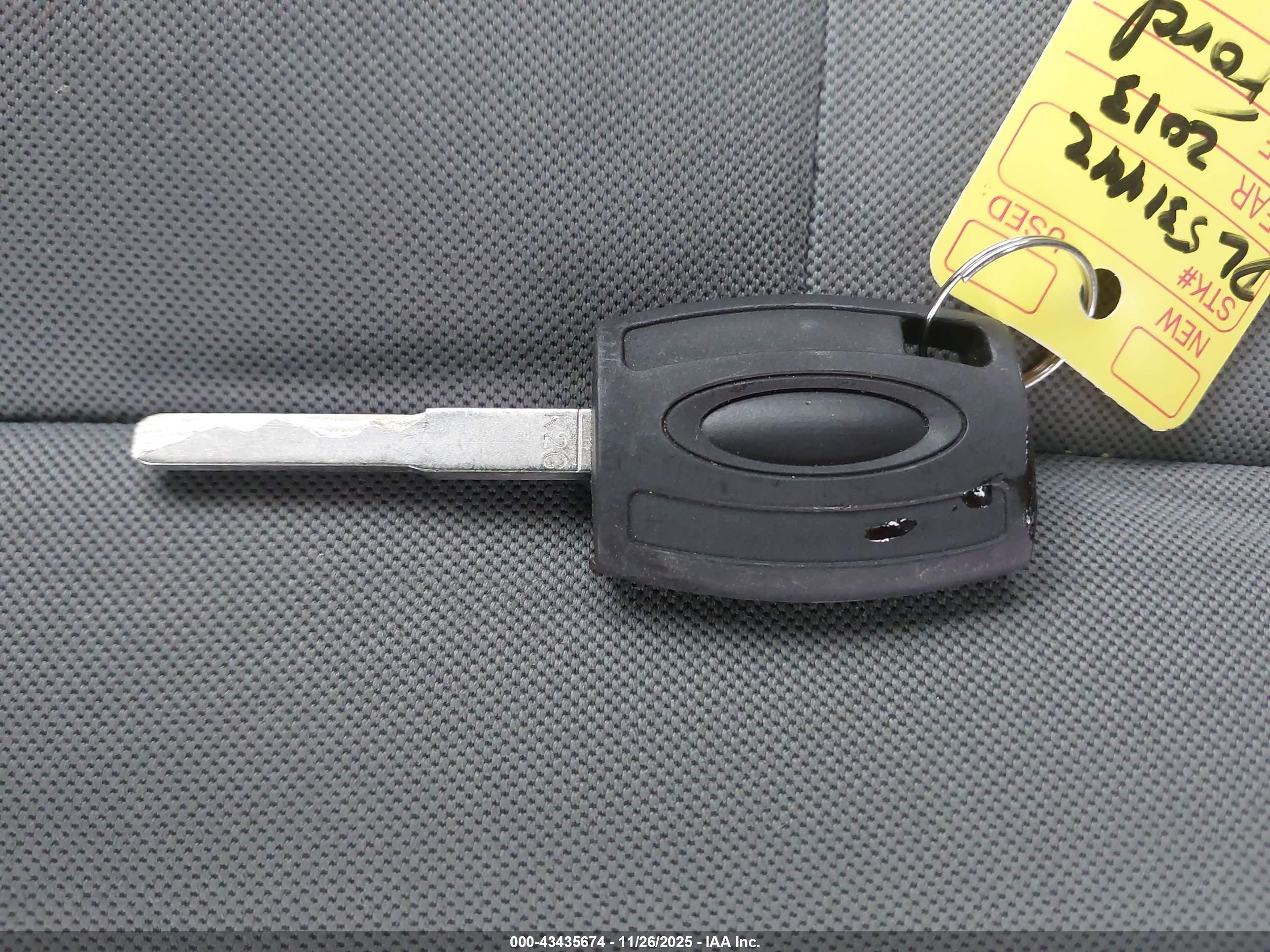 FORD C-MAX image 11