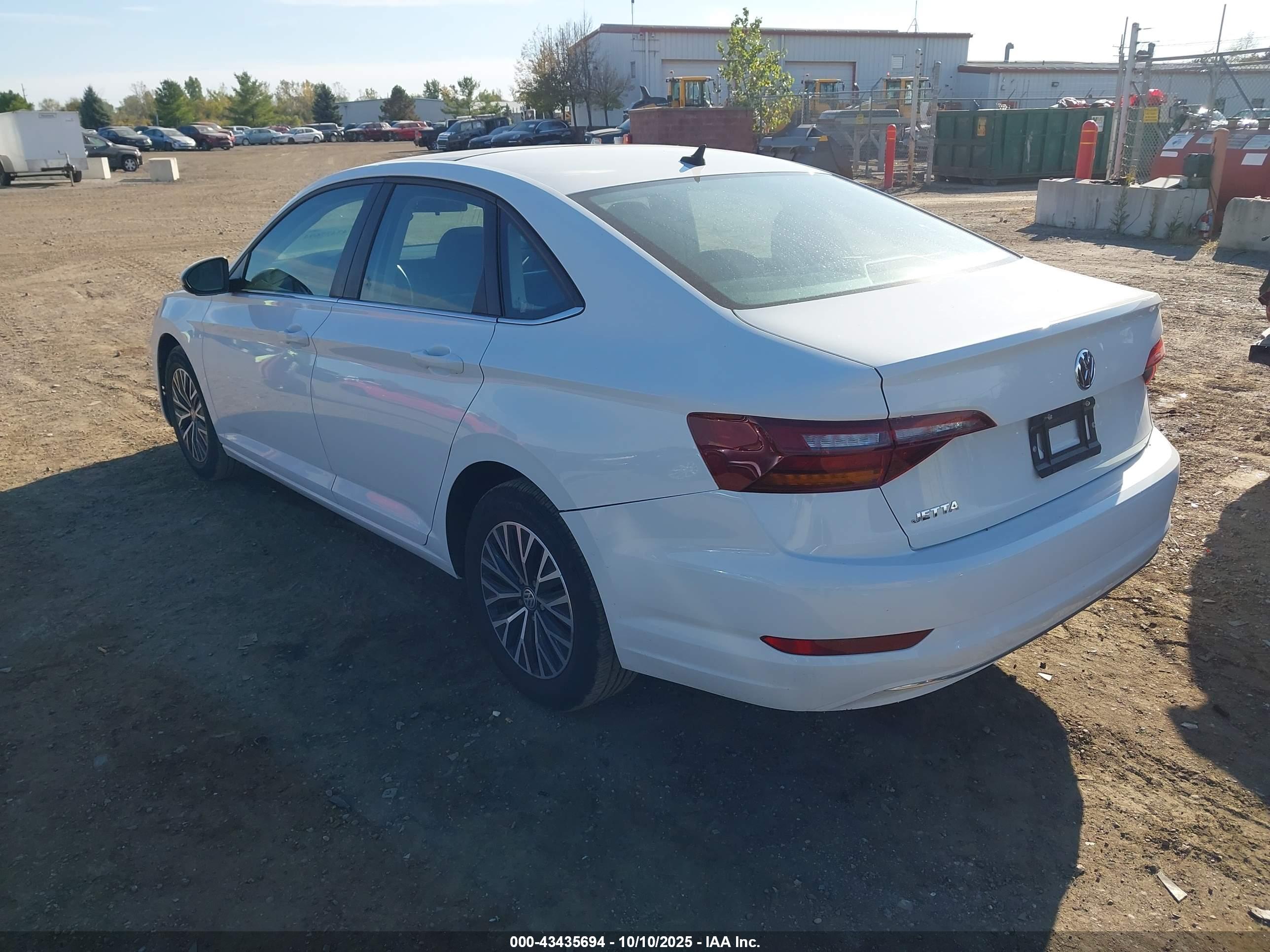 VOLKSWAGEN JETTA image 3