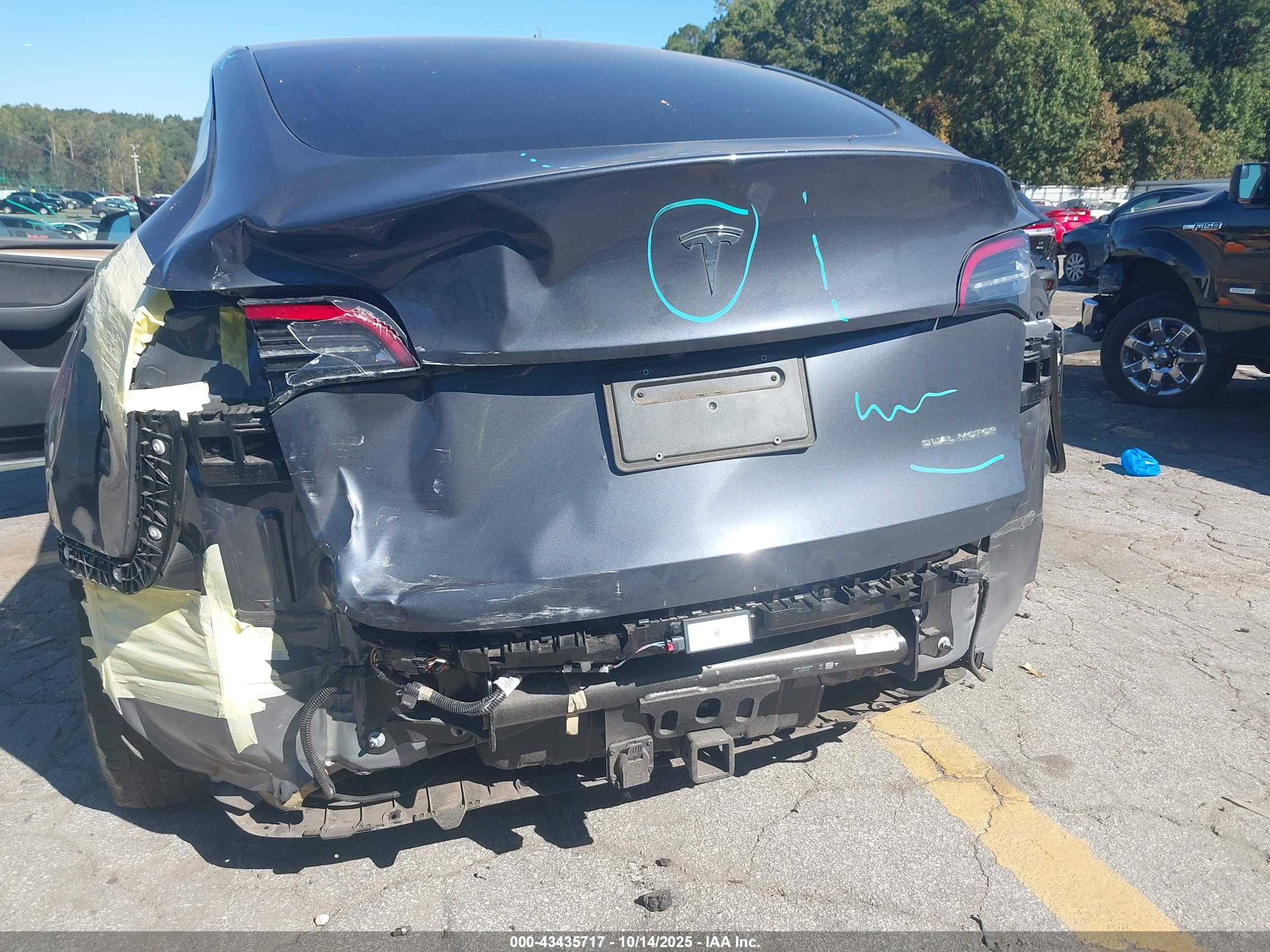 TESLA MODEL image 6