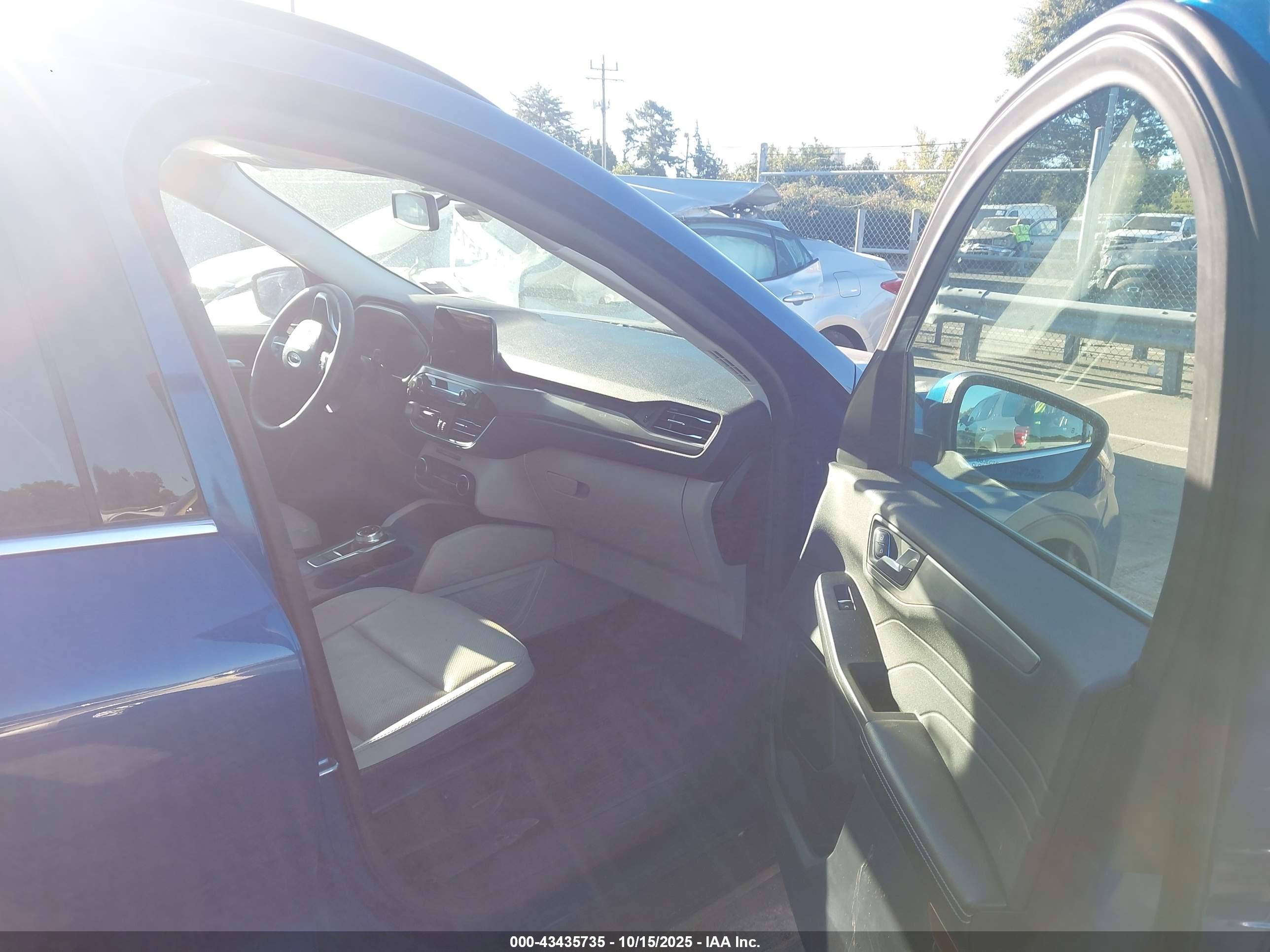 FORD ESCAPE image 5