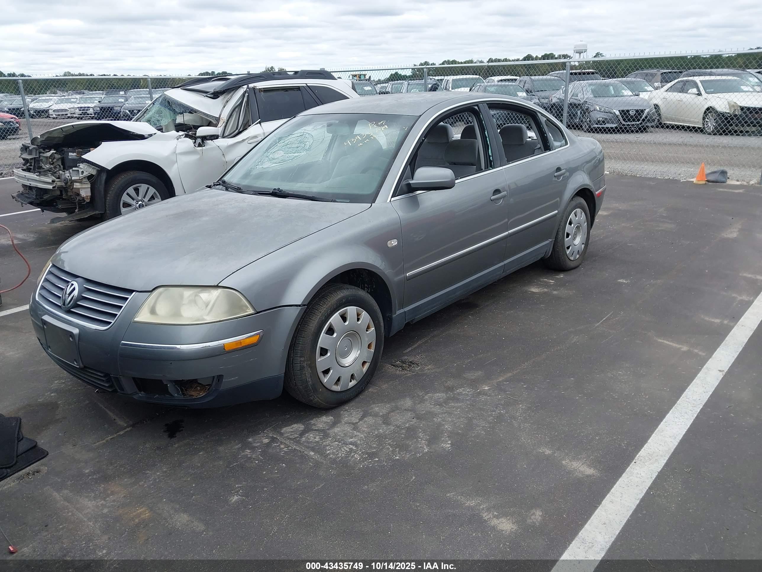 VOLKSWAGEN PASSAT image 2