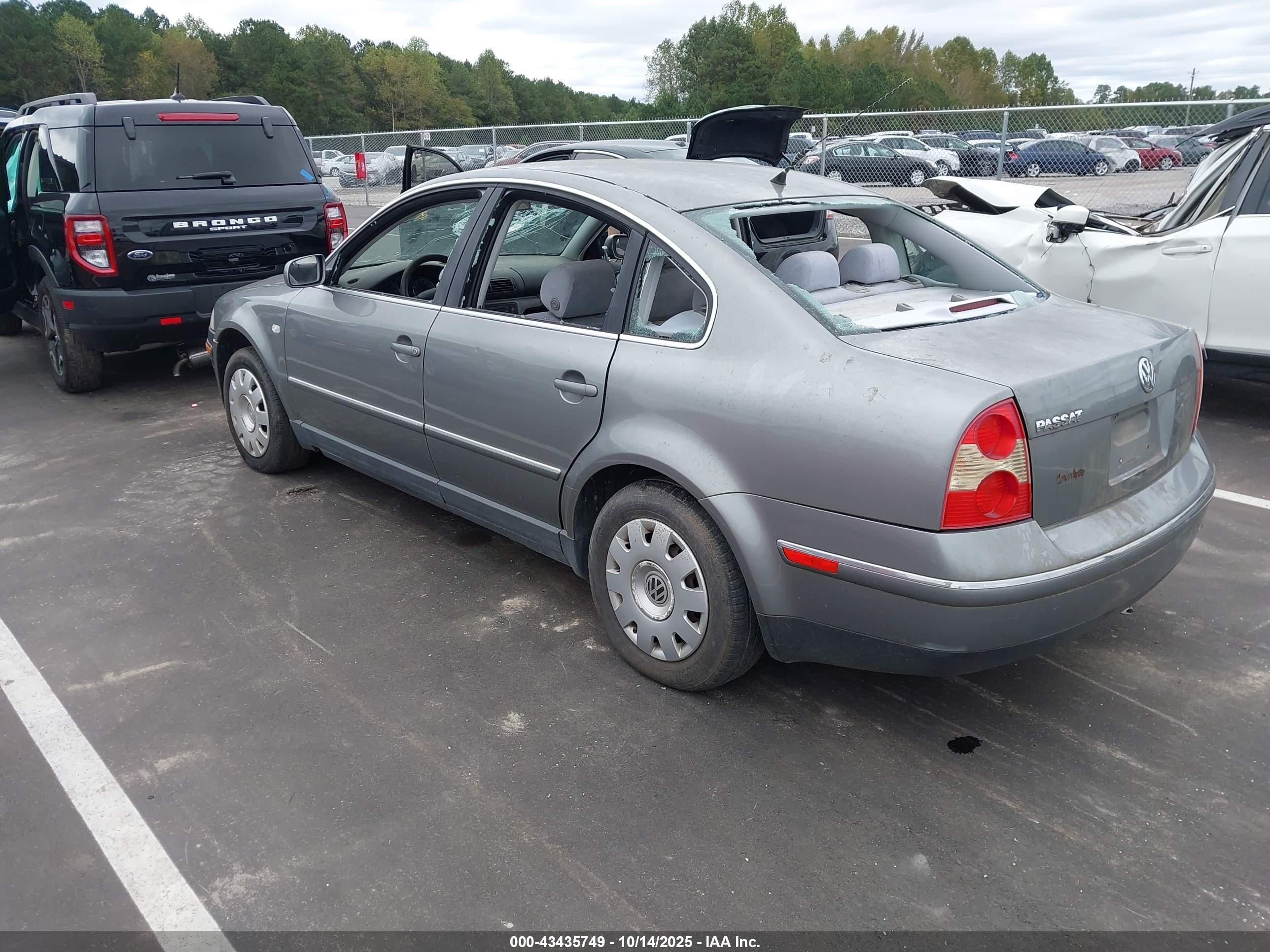 VOLKSWAGEN PASSAT image 3