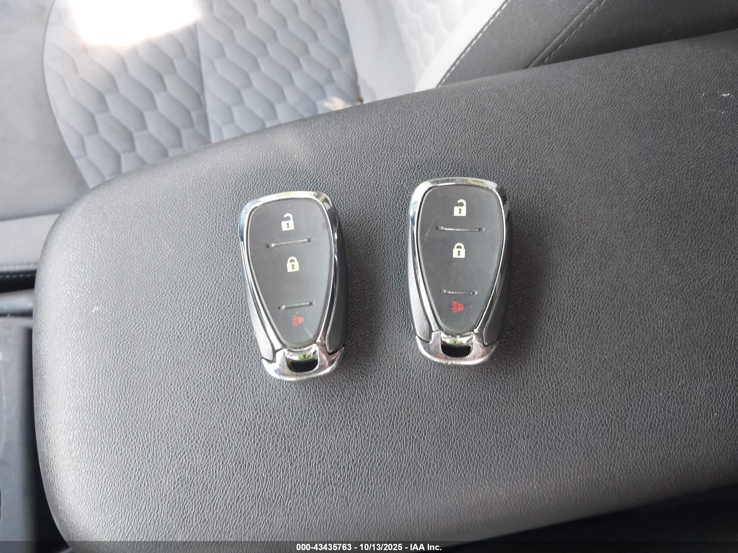 CHEVROLET EQUINOX image 11
