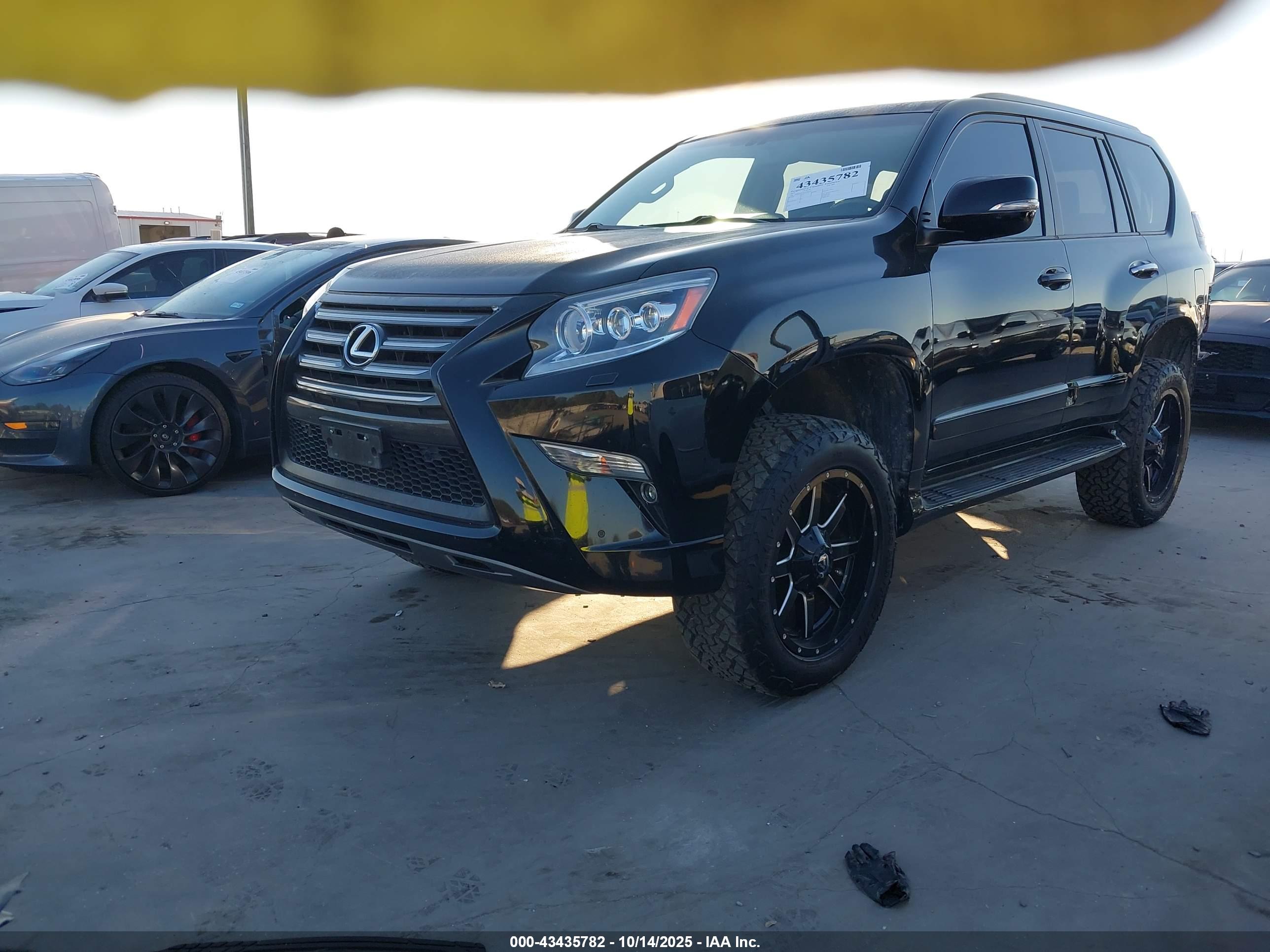 LEXUS GX image 2