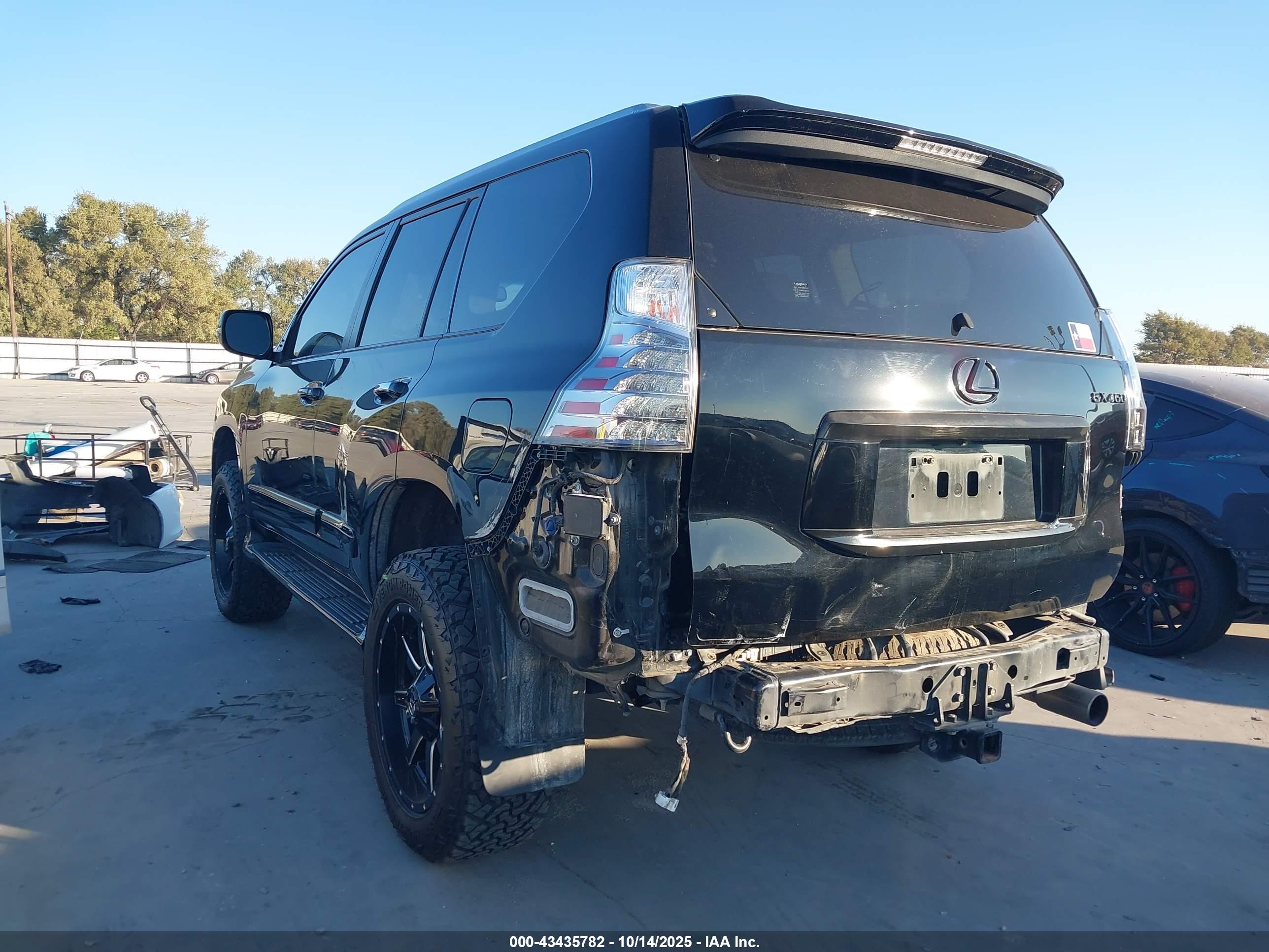 LEXUS GX image 3