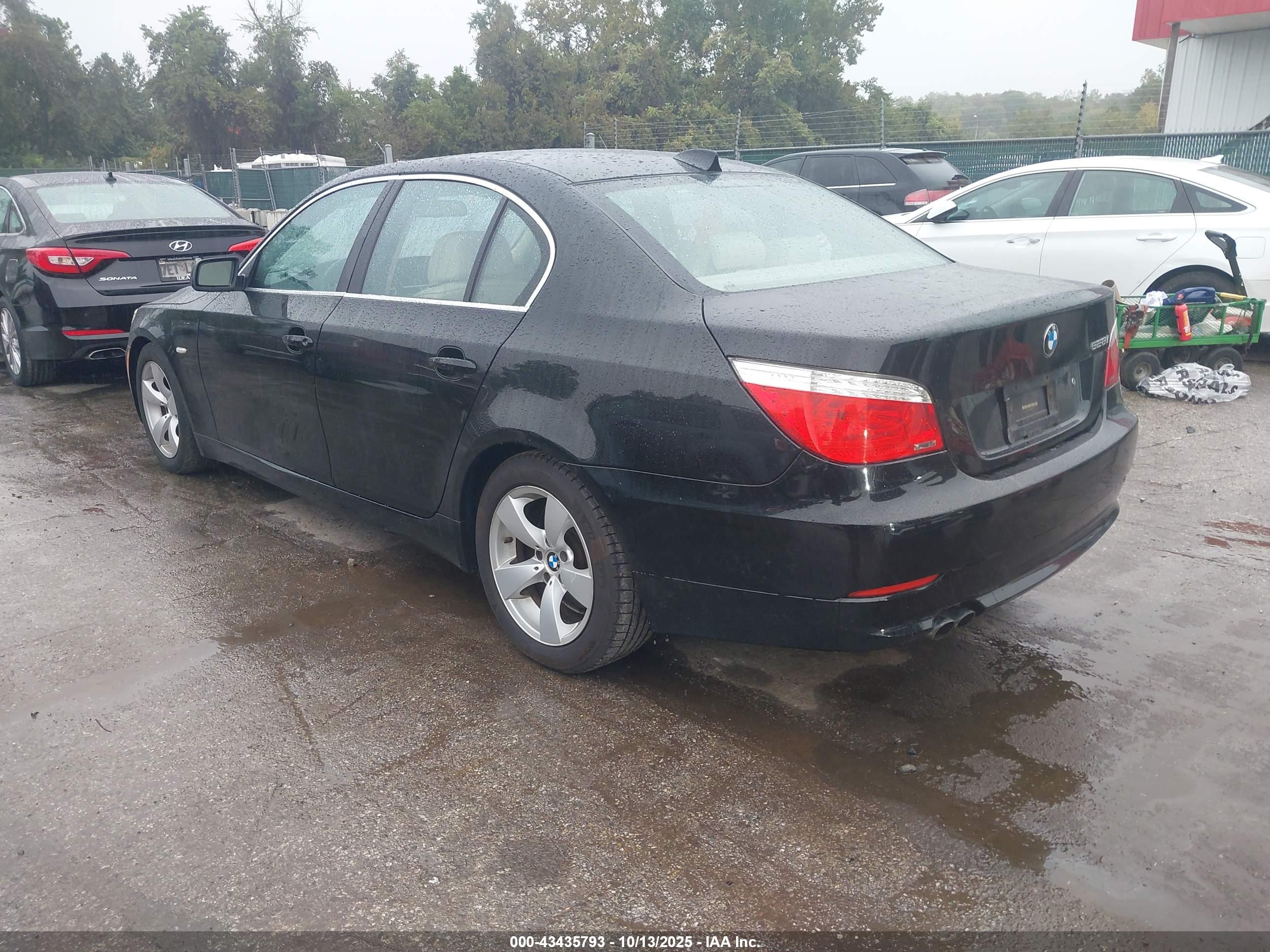 BMW 528I image 3