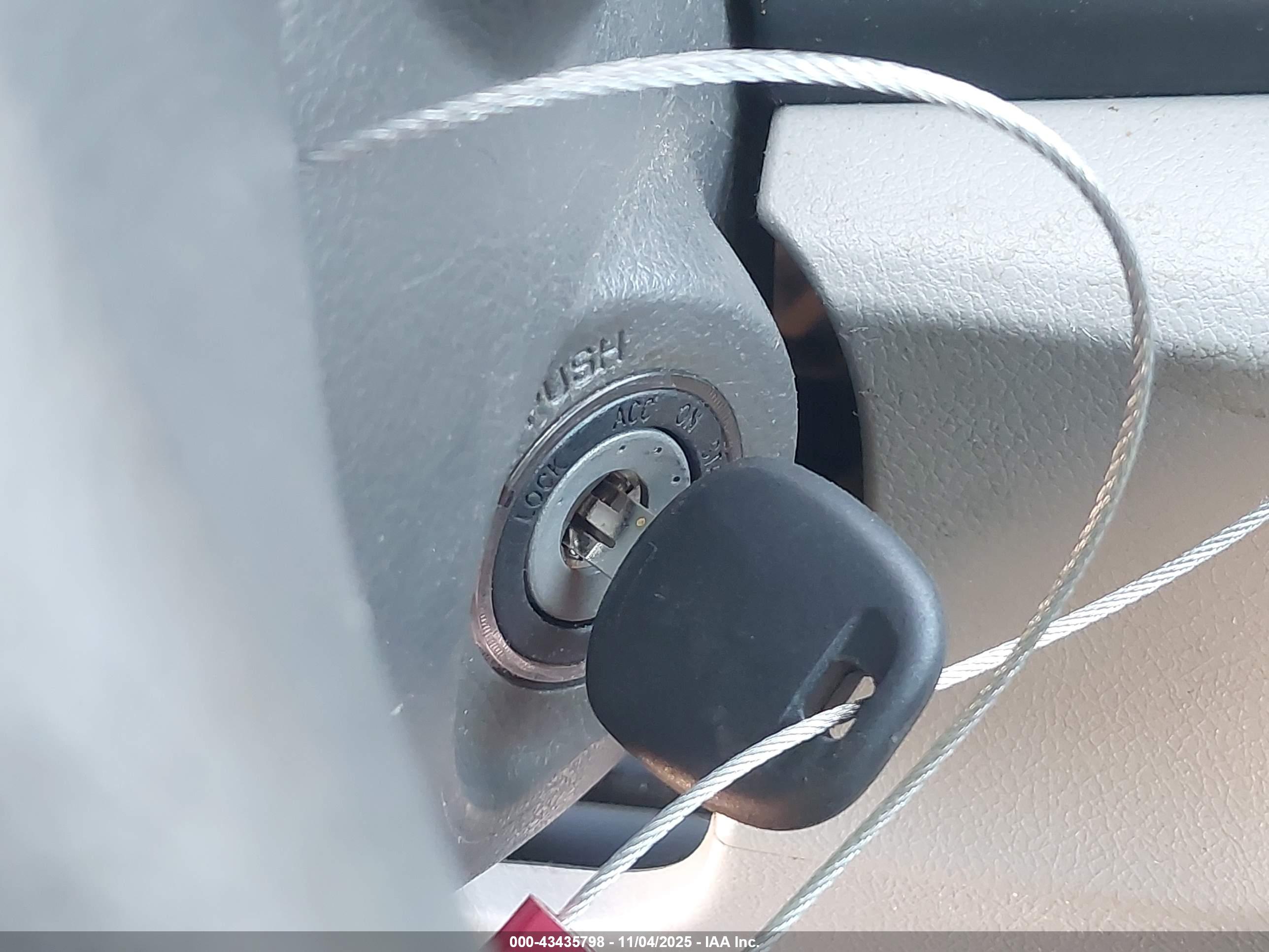 TOYOTA CAMRY image 11