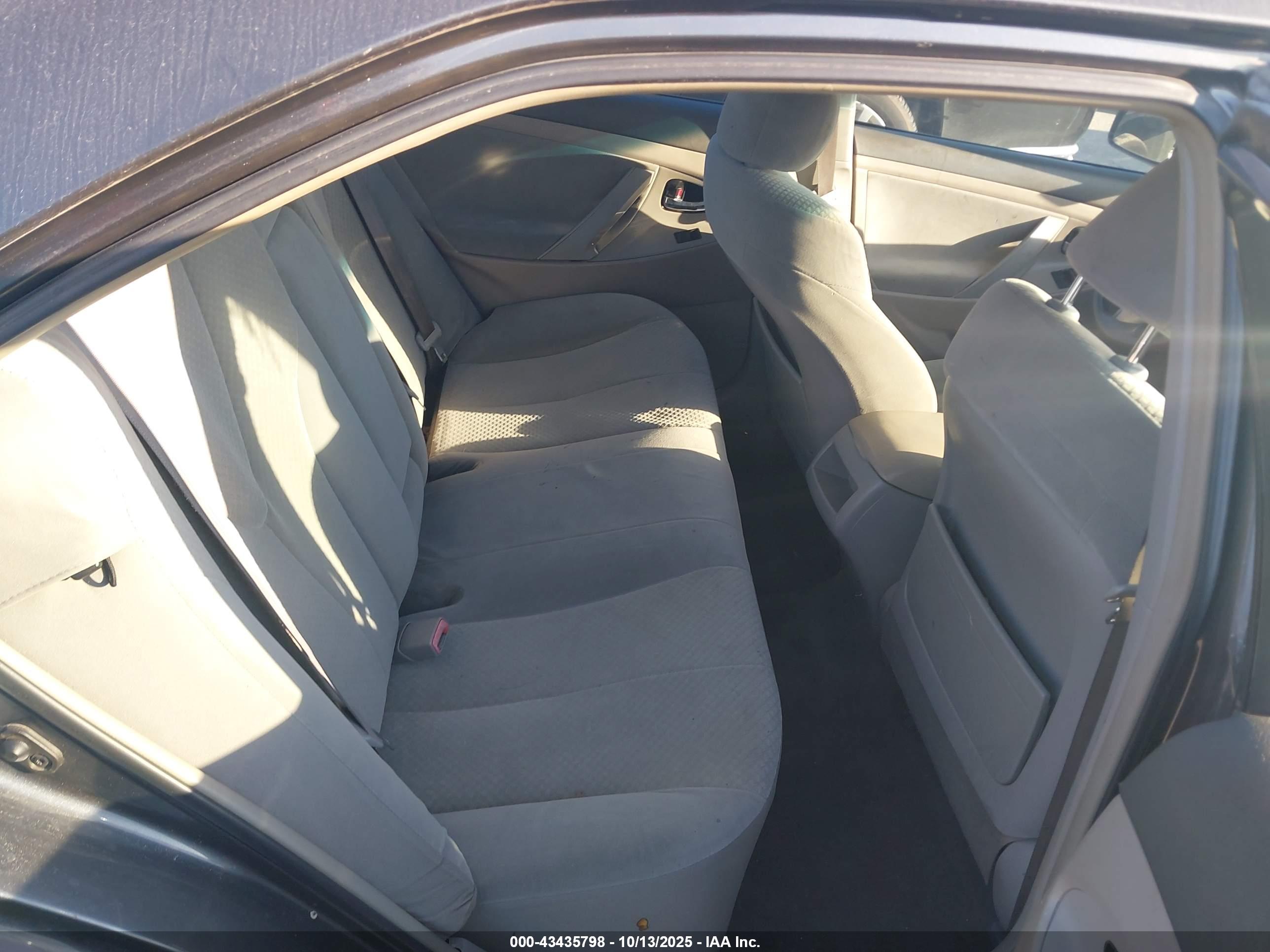 TOYOTA CAMRY image 8