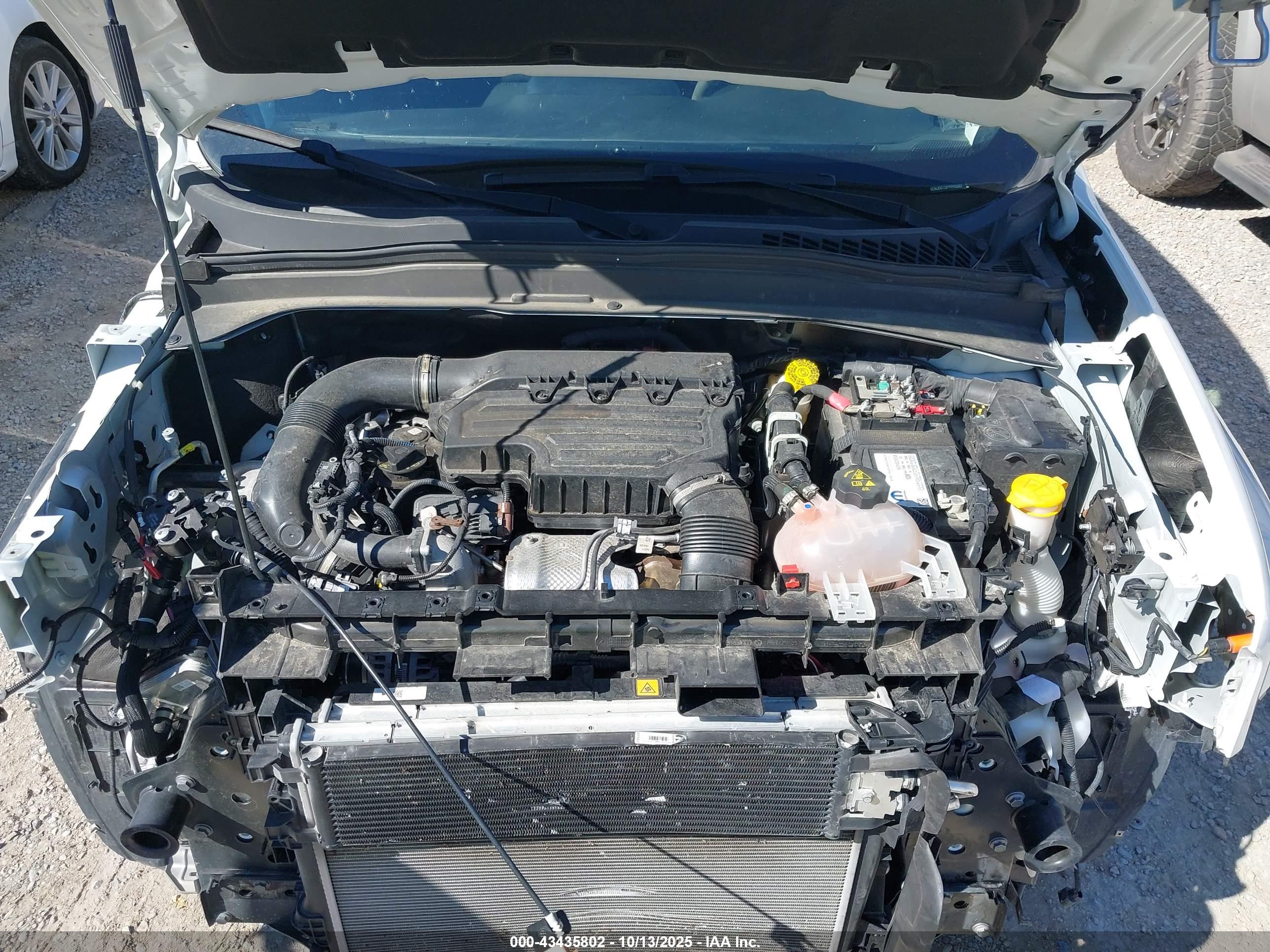 JEEP RENEGADE image 10