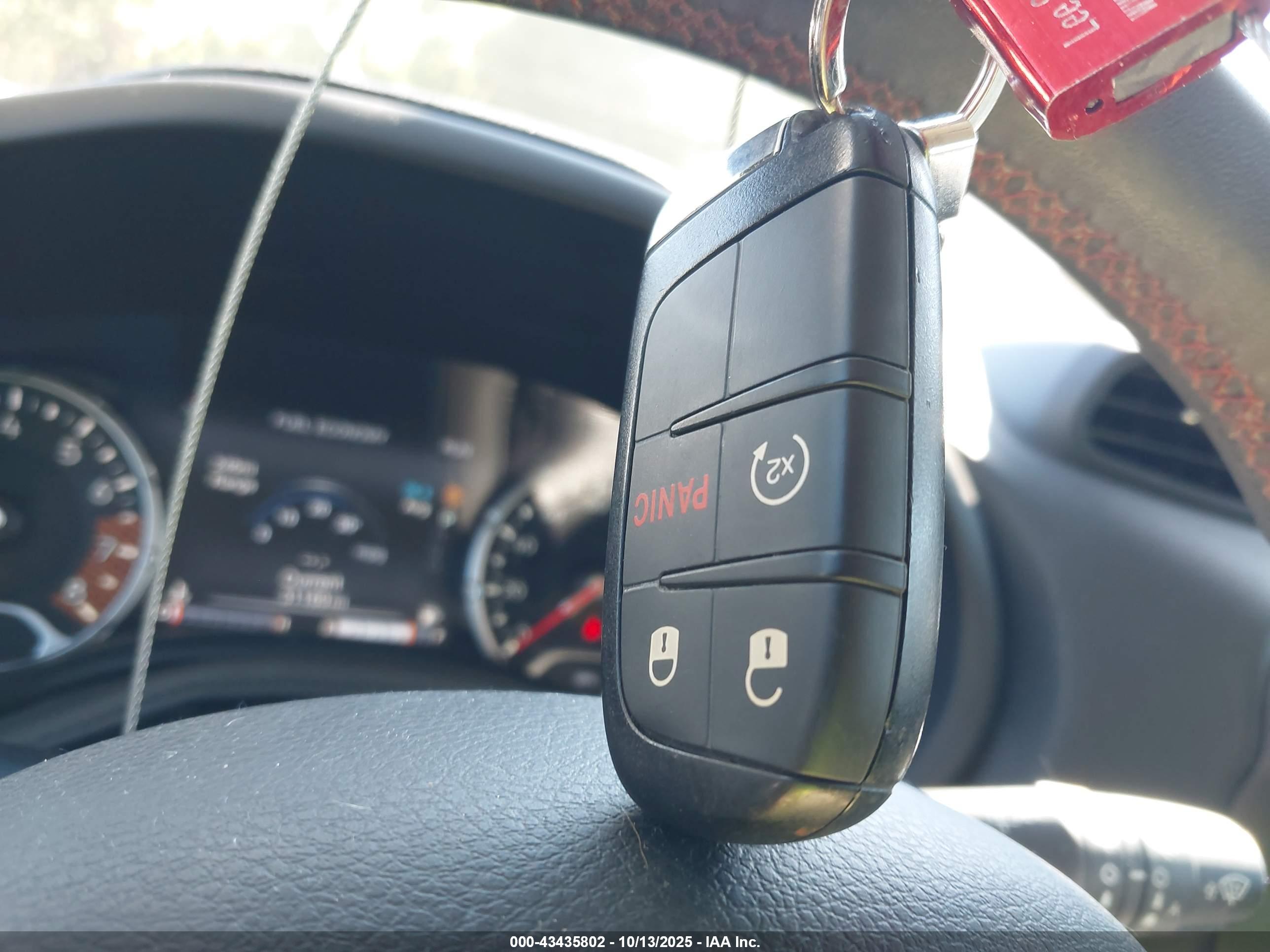JEEP RENEGADE image 11