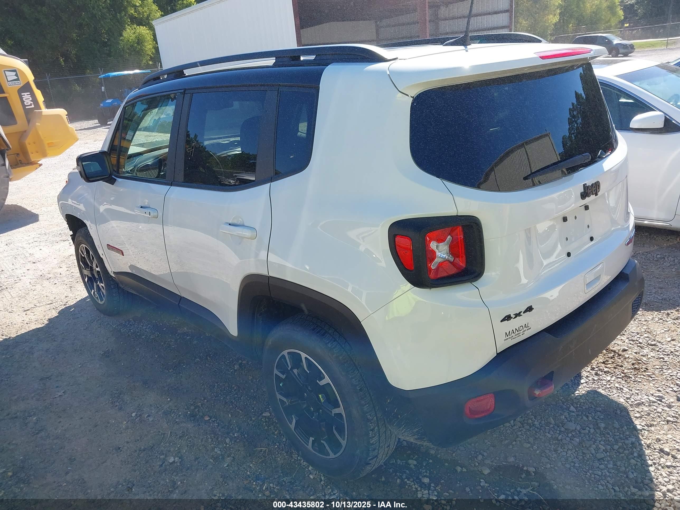 JEEP RENEGADE image 3
