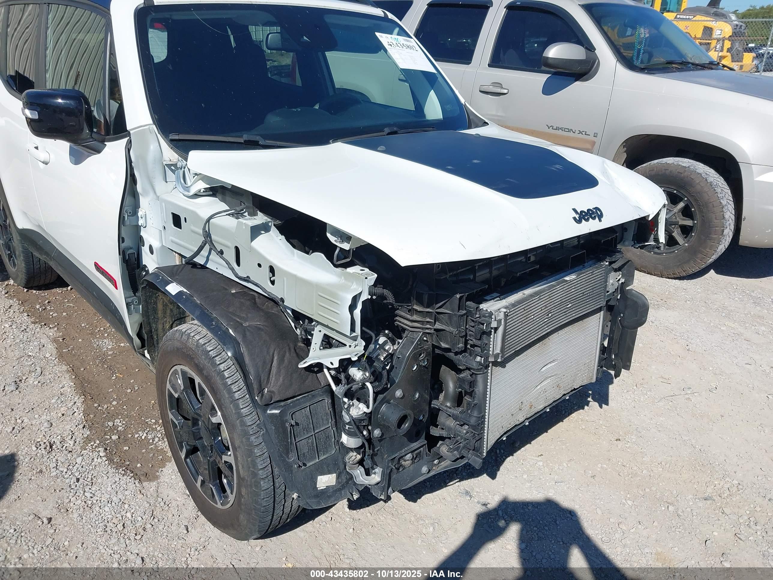 JEEP RENEGADE image 6