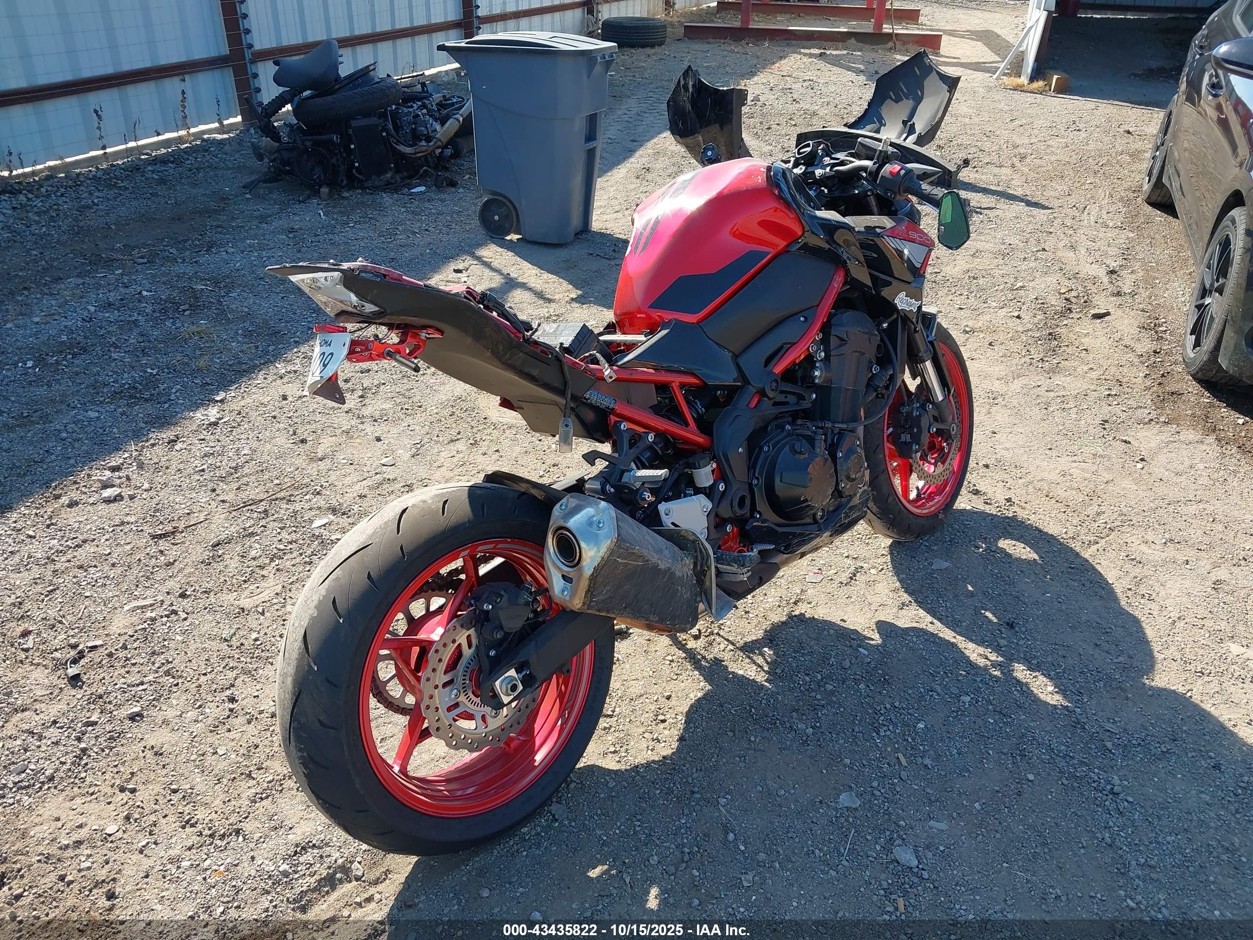 KAWASAKI ZR900 image 4
