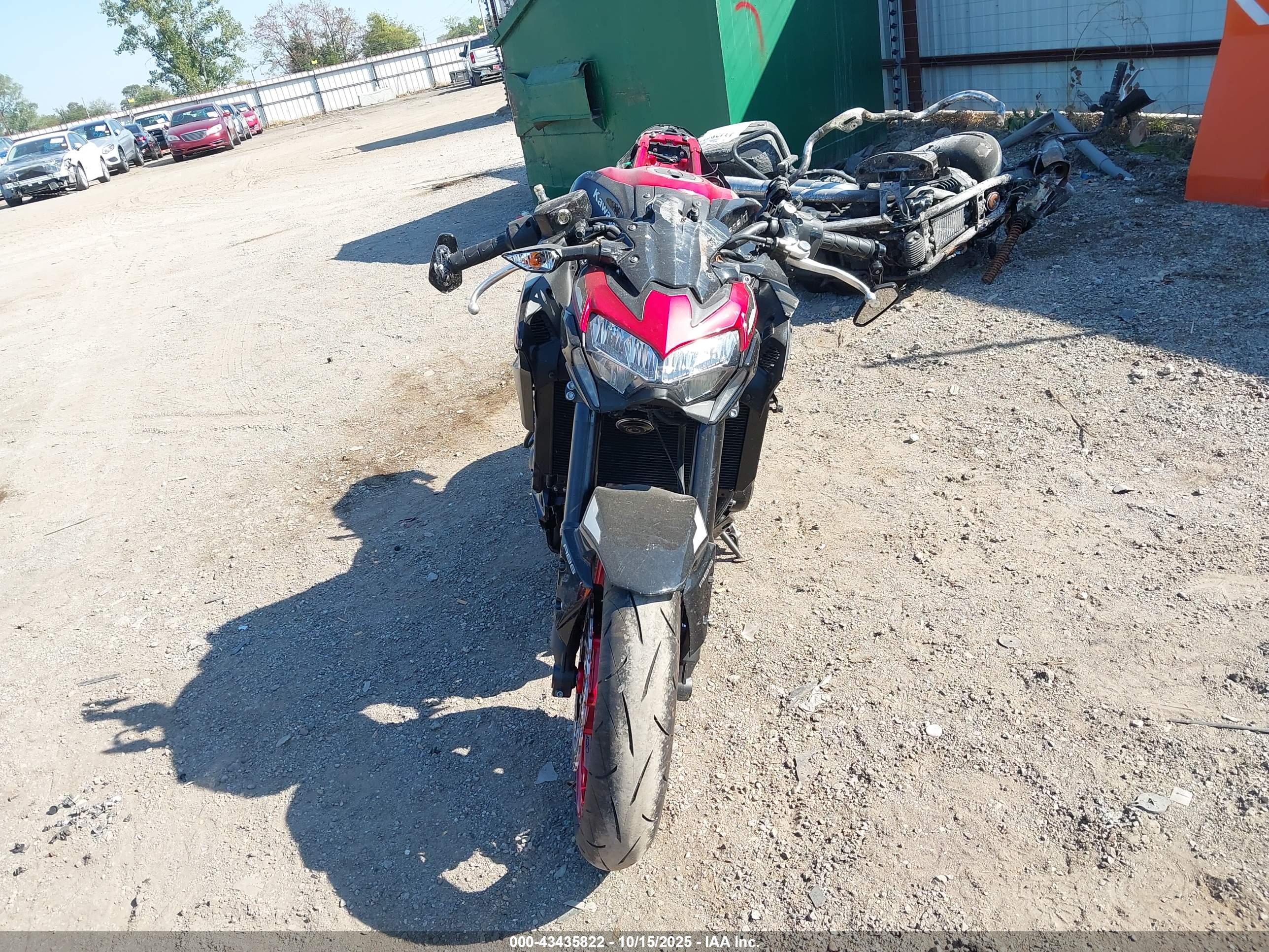 KAWASAKI ZR900 image 5