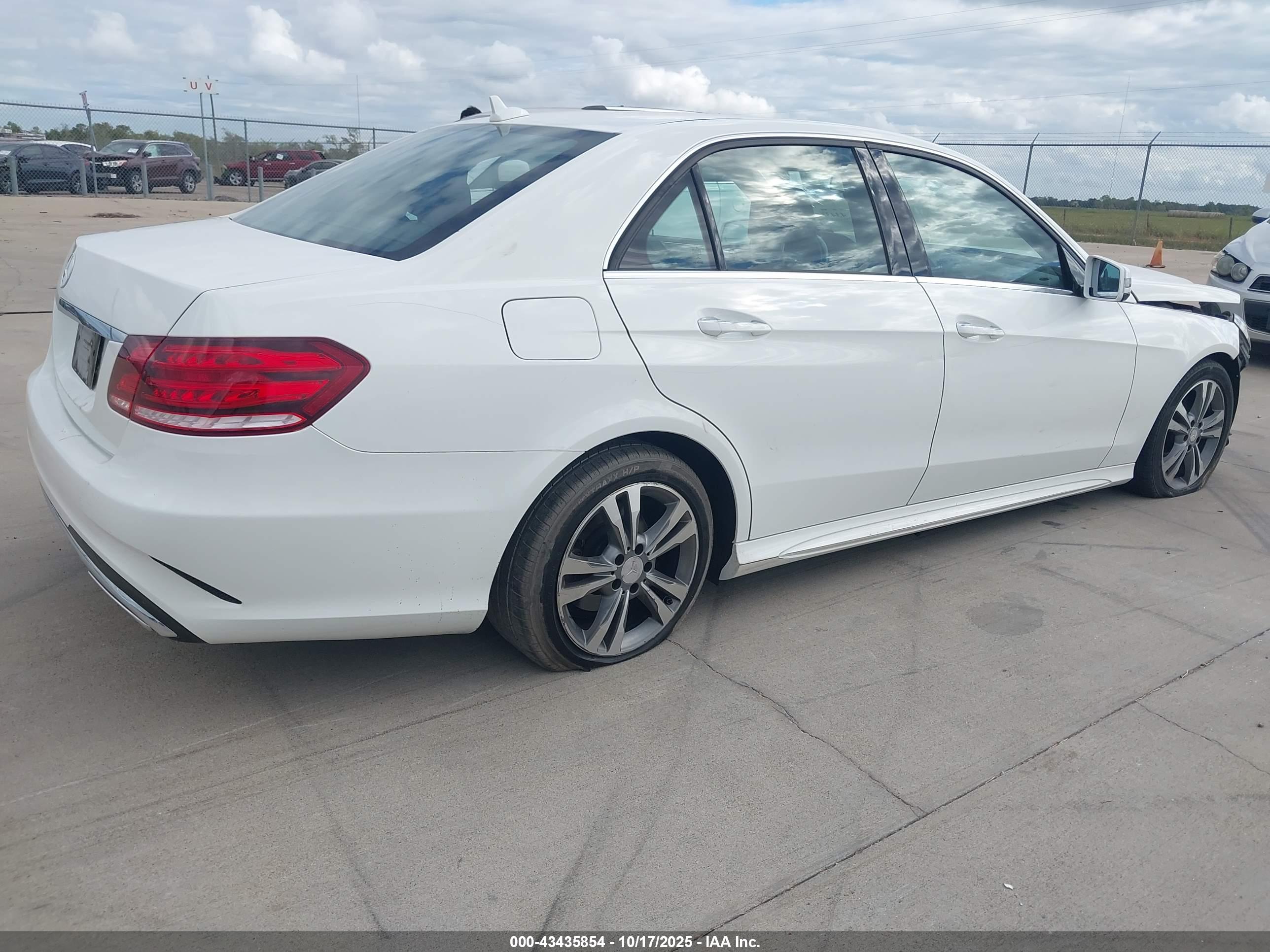 MERCEDES-BENZ E image 4