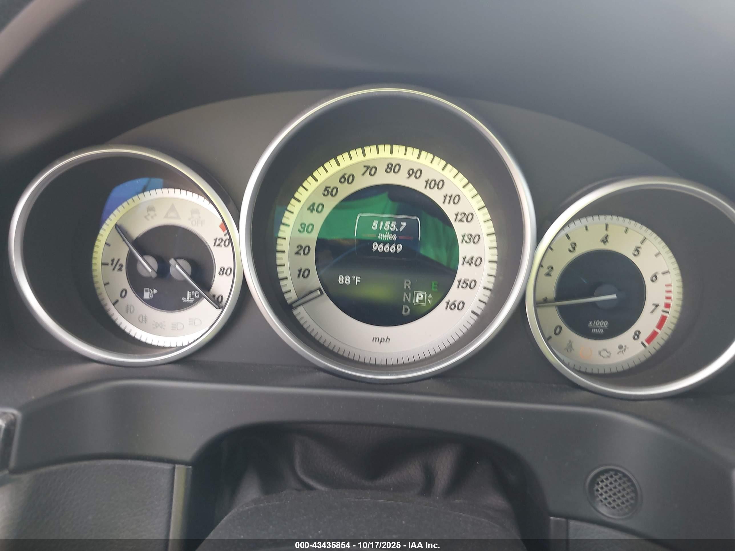 MERCEDES-BENZ E image 7