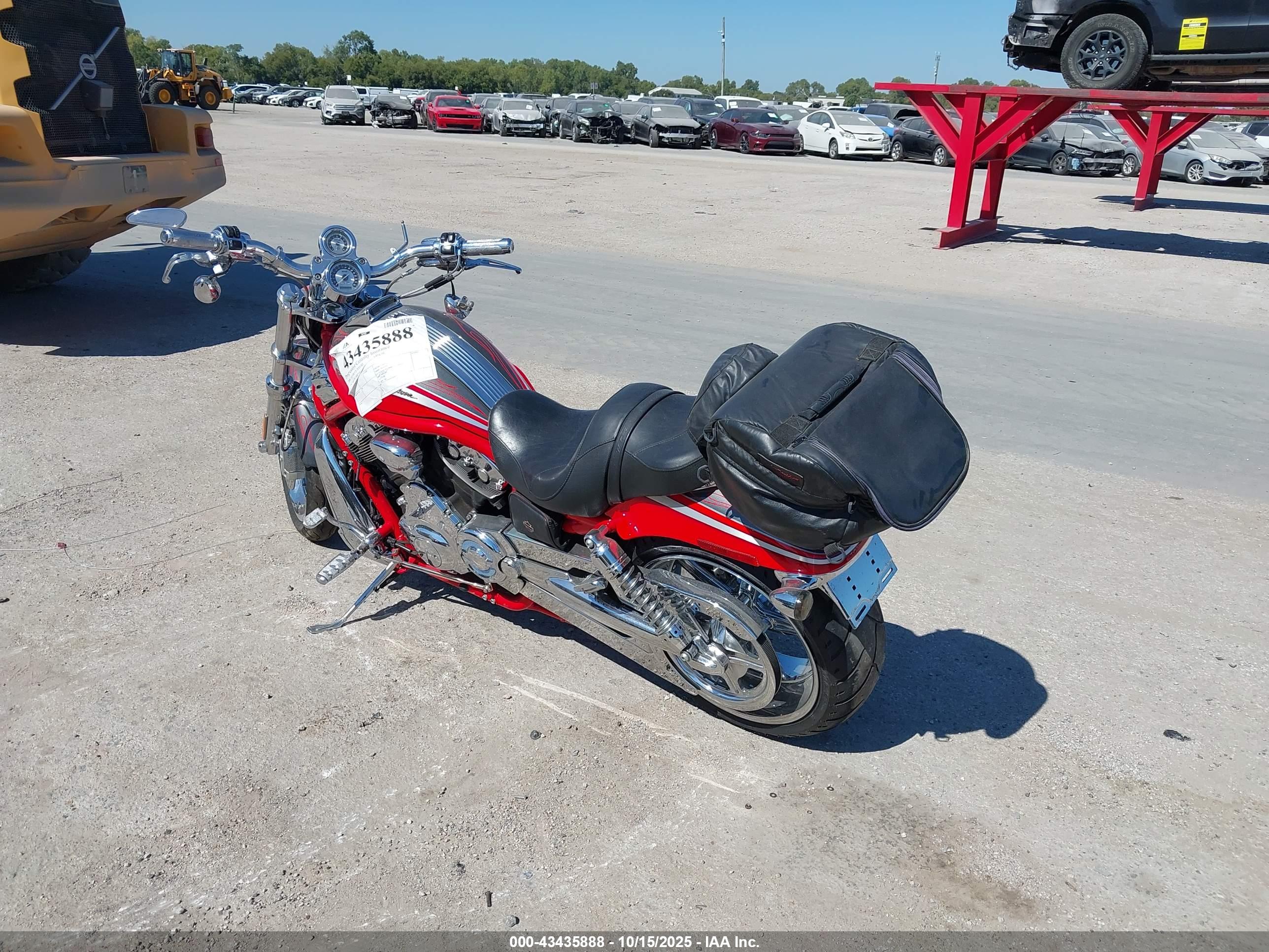 HARLEY-DAVIDSON VRSCSE image 3