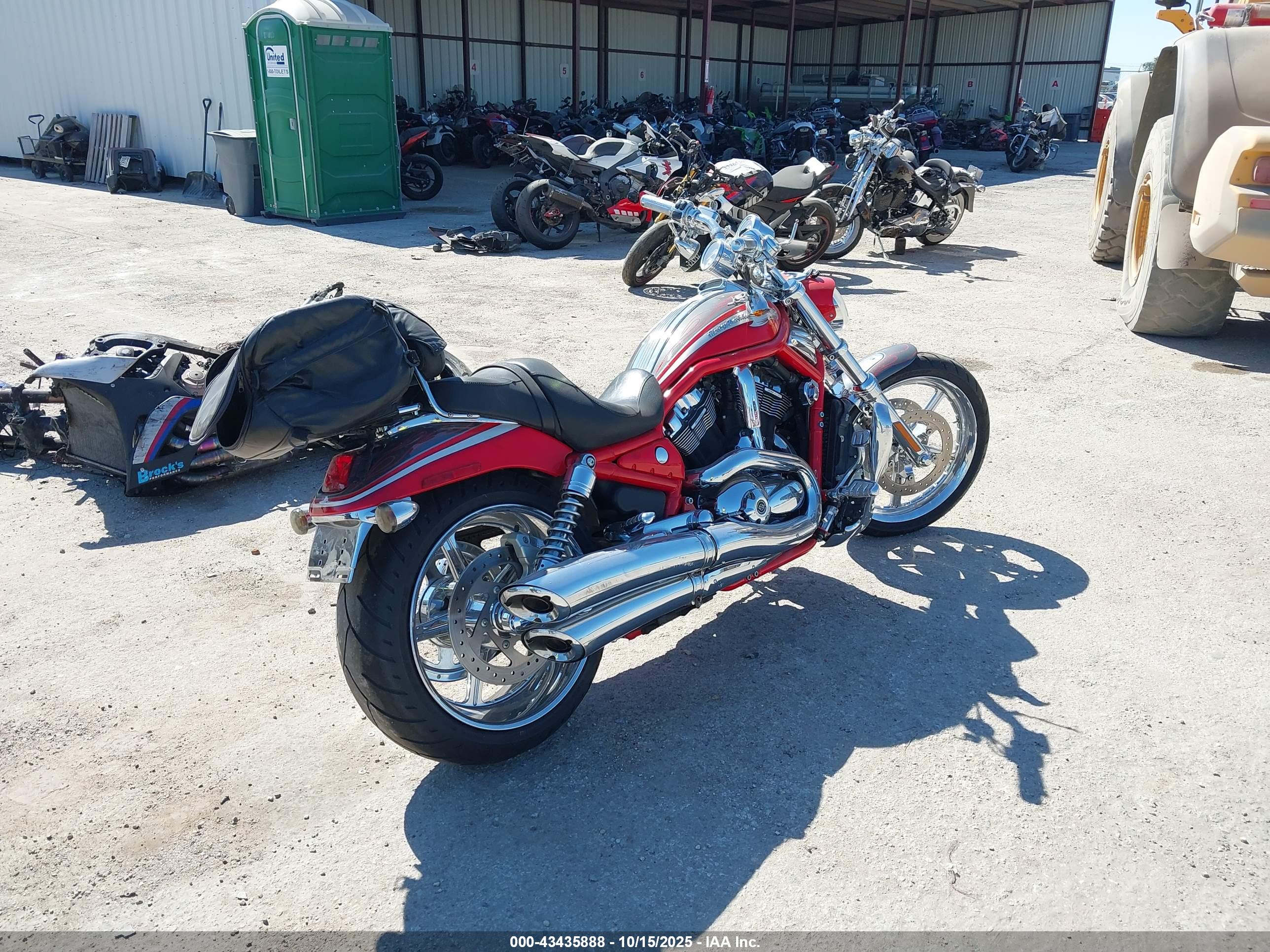 HARLEY-DAVIDSON VRSCSE image 4