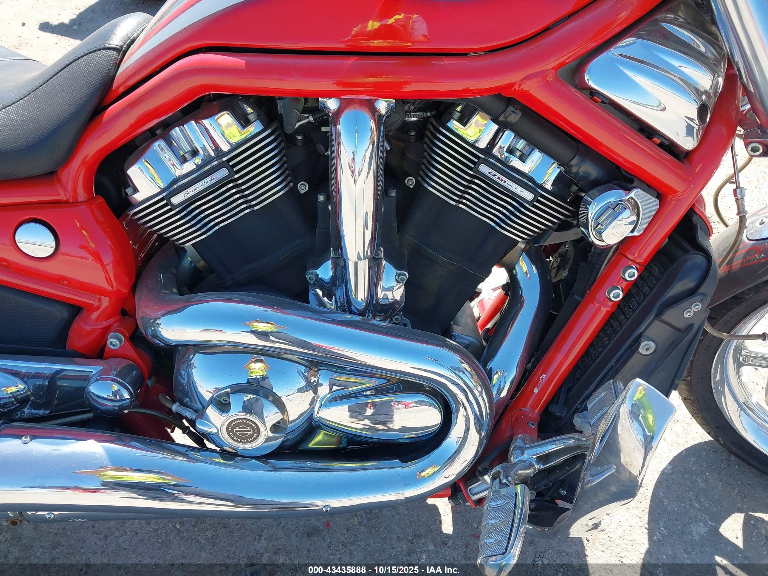 HARLEY-DAVIDSON VRSCSE image 8