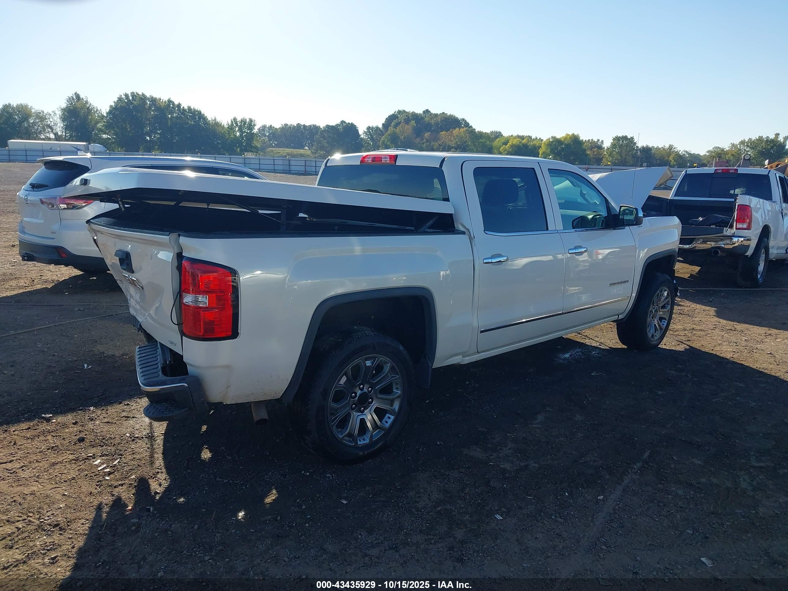 GMC SIERRA image 4