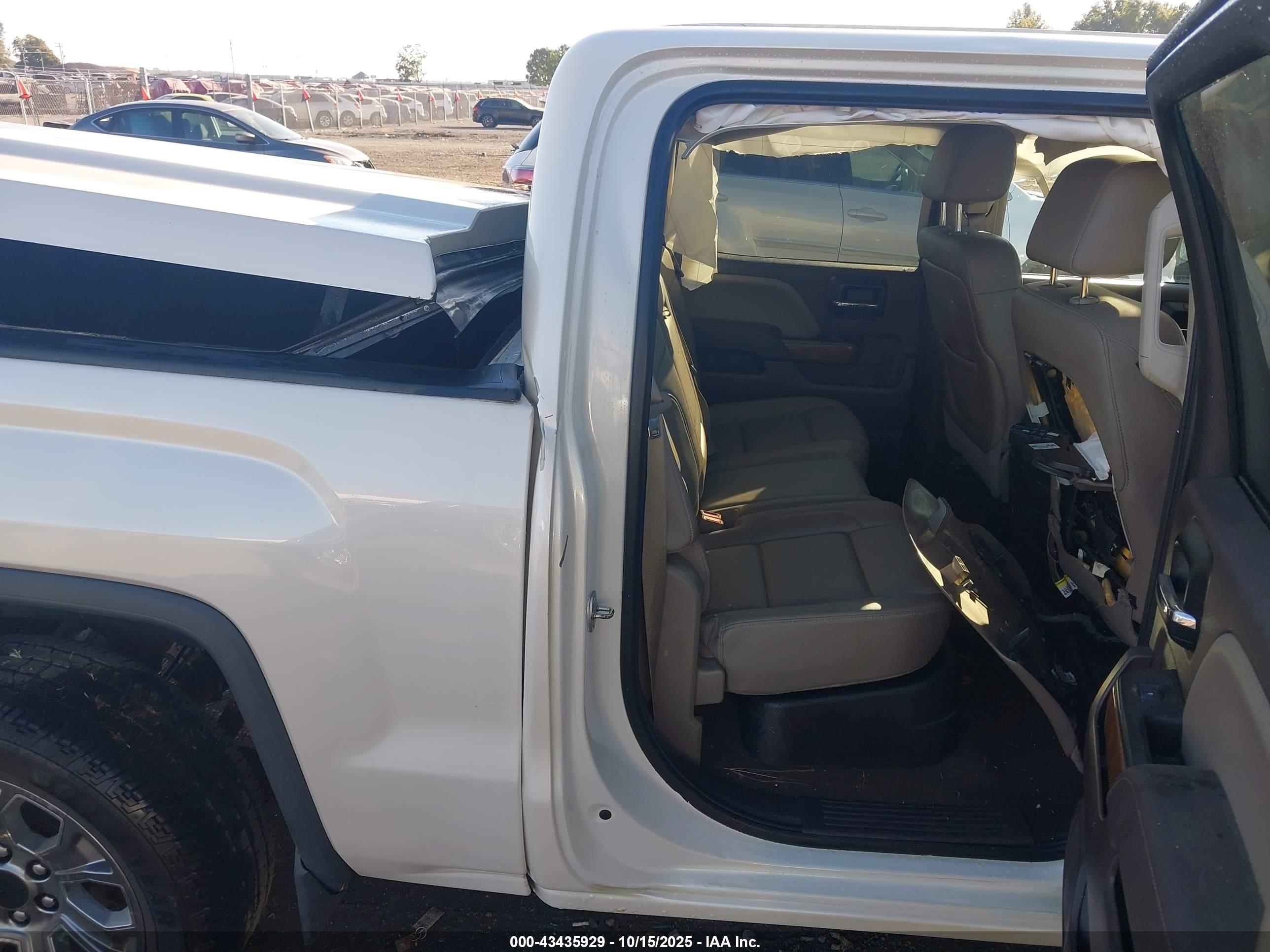 GMC SIERRA image 8