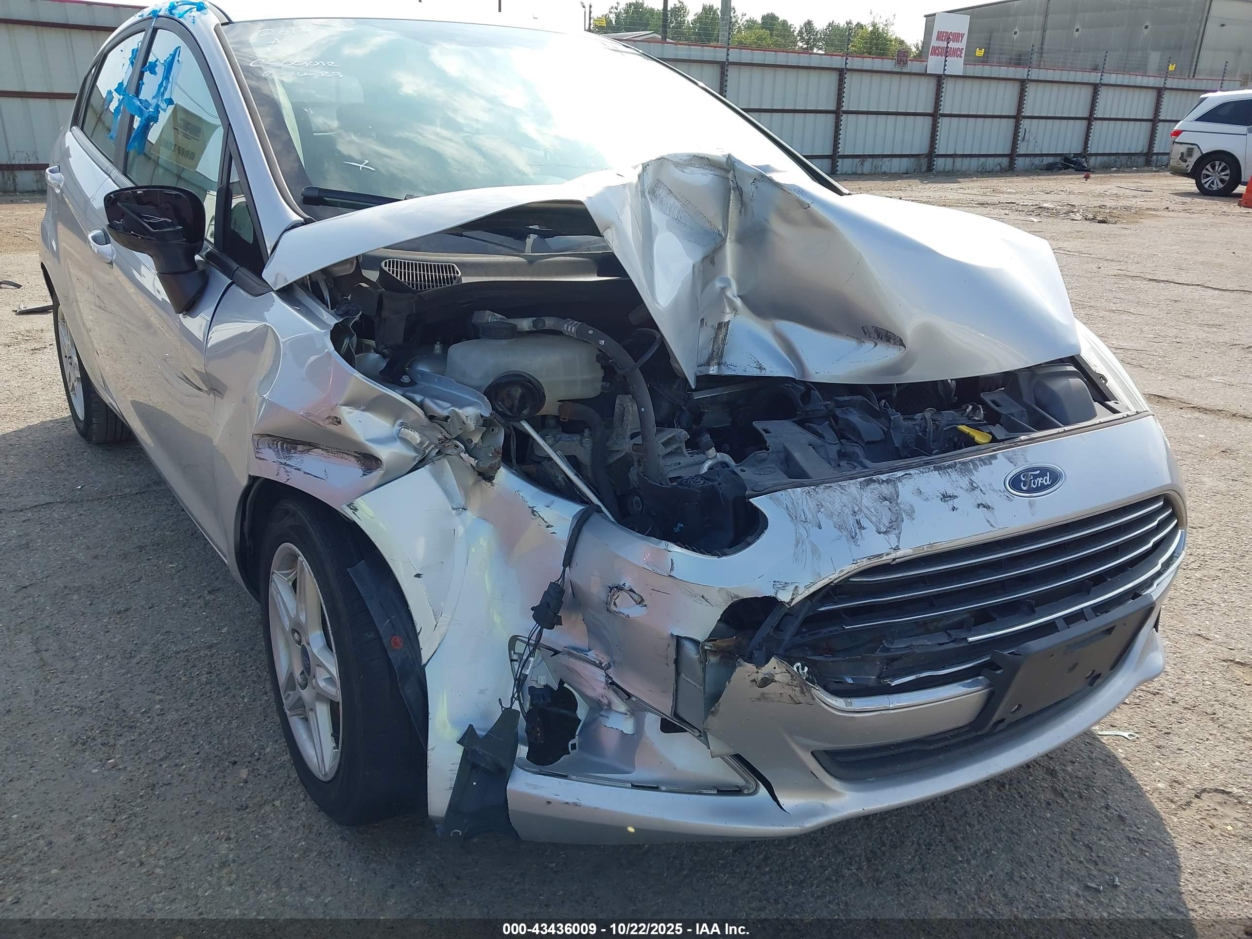 FORD FIESTA image 6