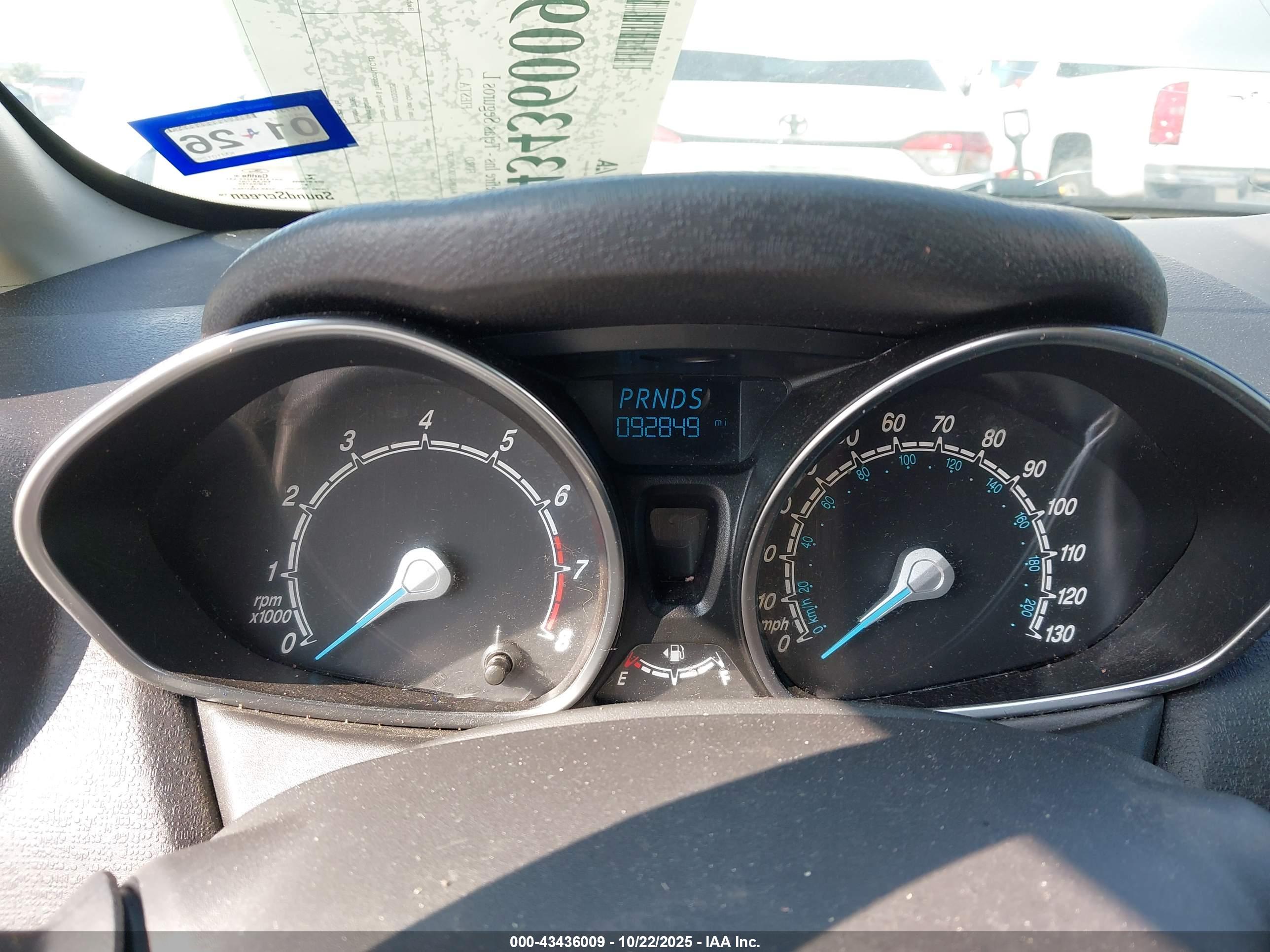 FORD FIESTA image 7