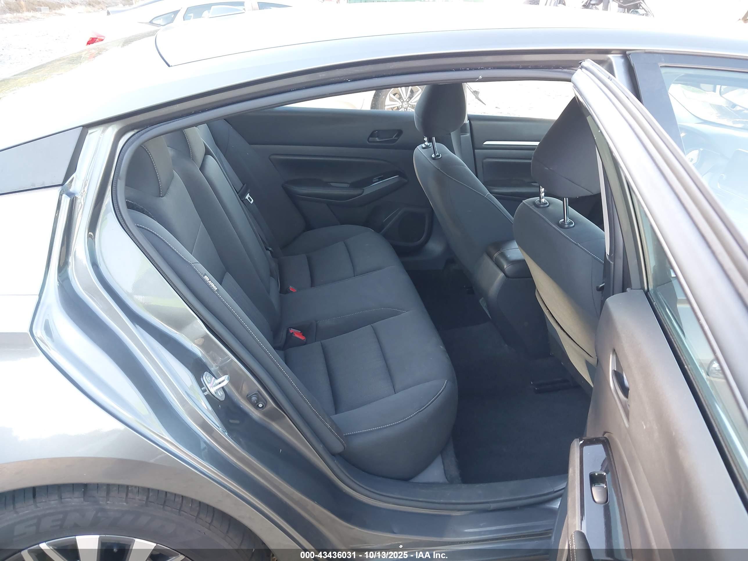 NISSAN ALTIMA image 8