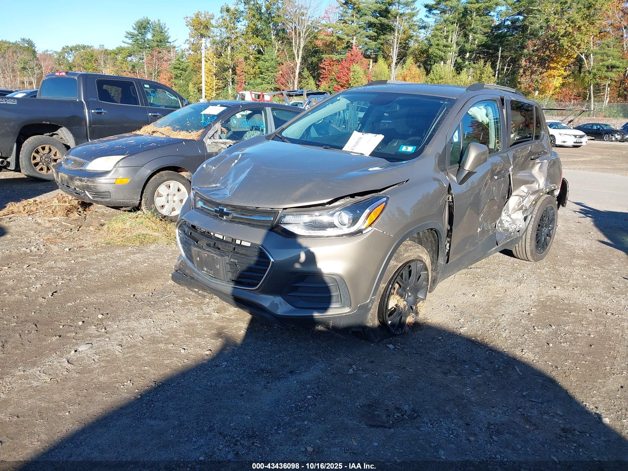 CHEVROLET TRAX image 2