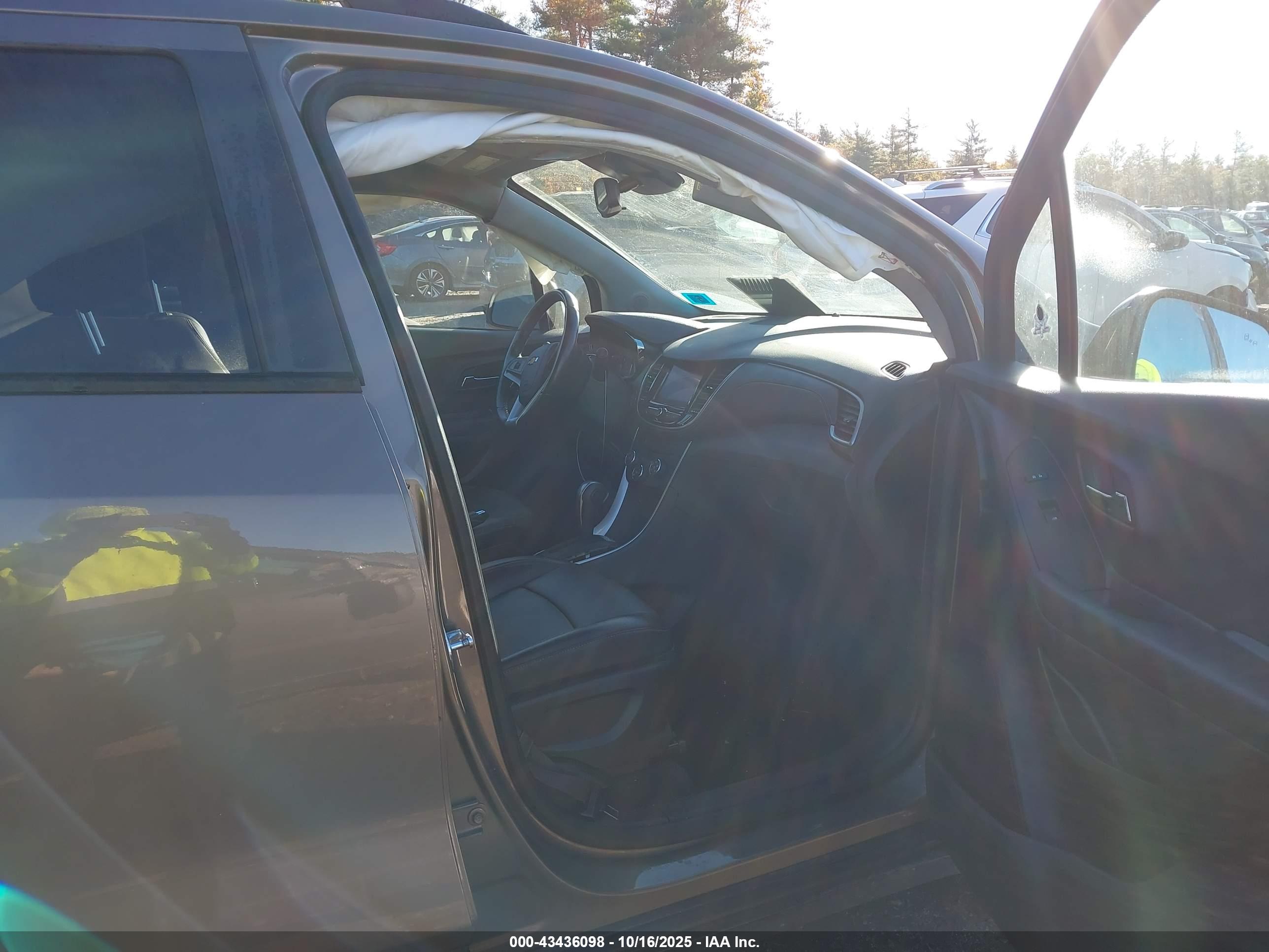 CHEVROLET TRAX image 5