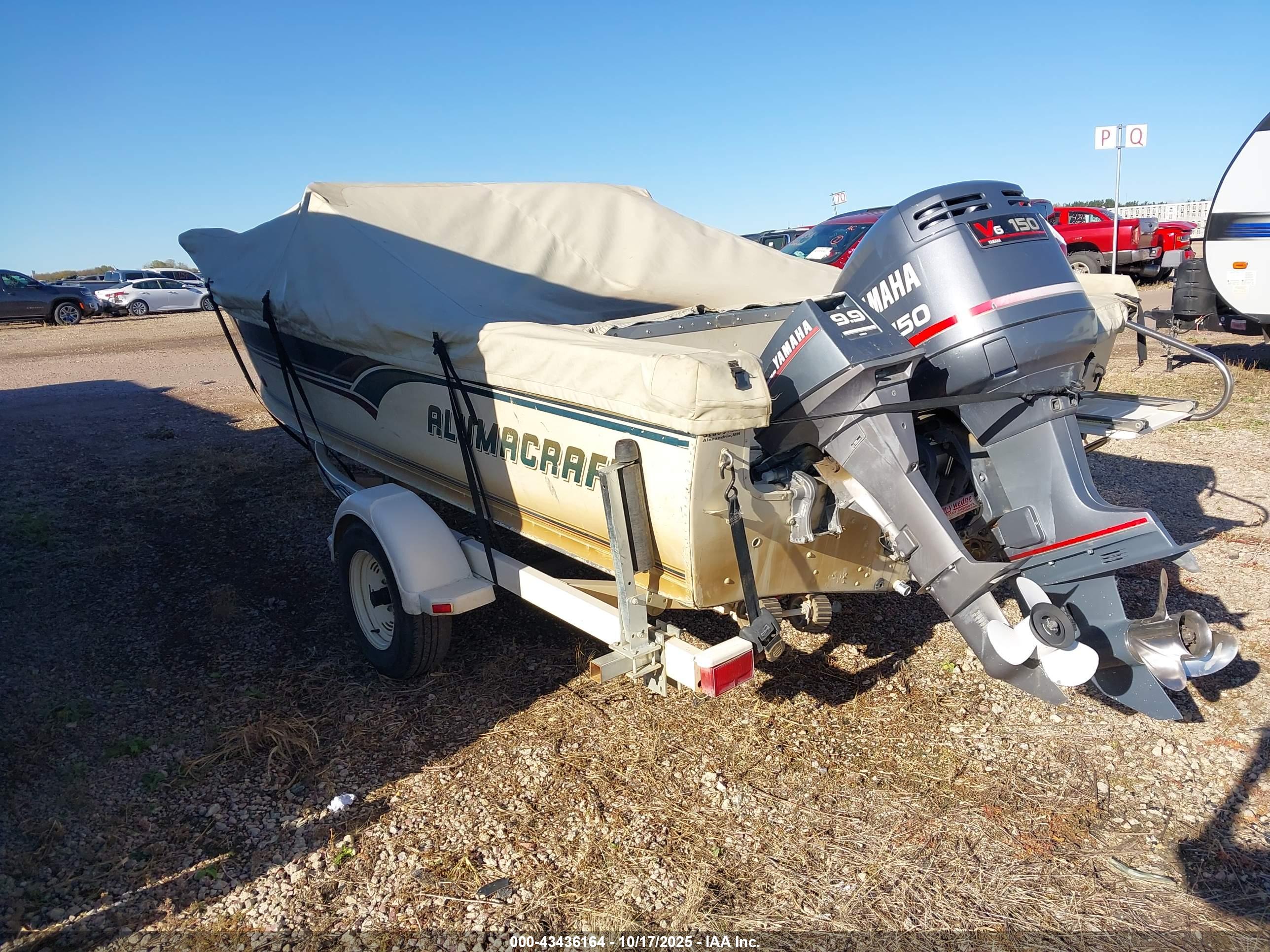ALUMACRAFT BOAT image 3