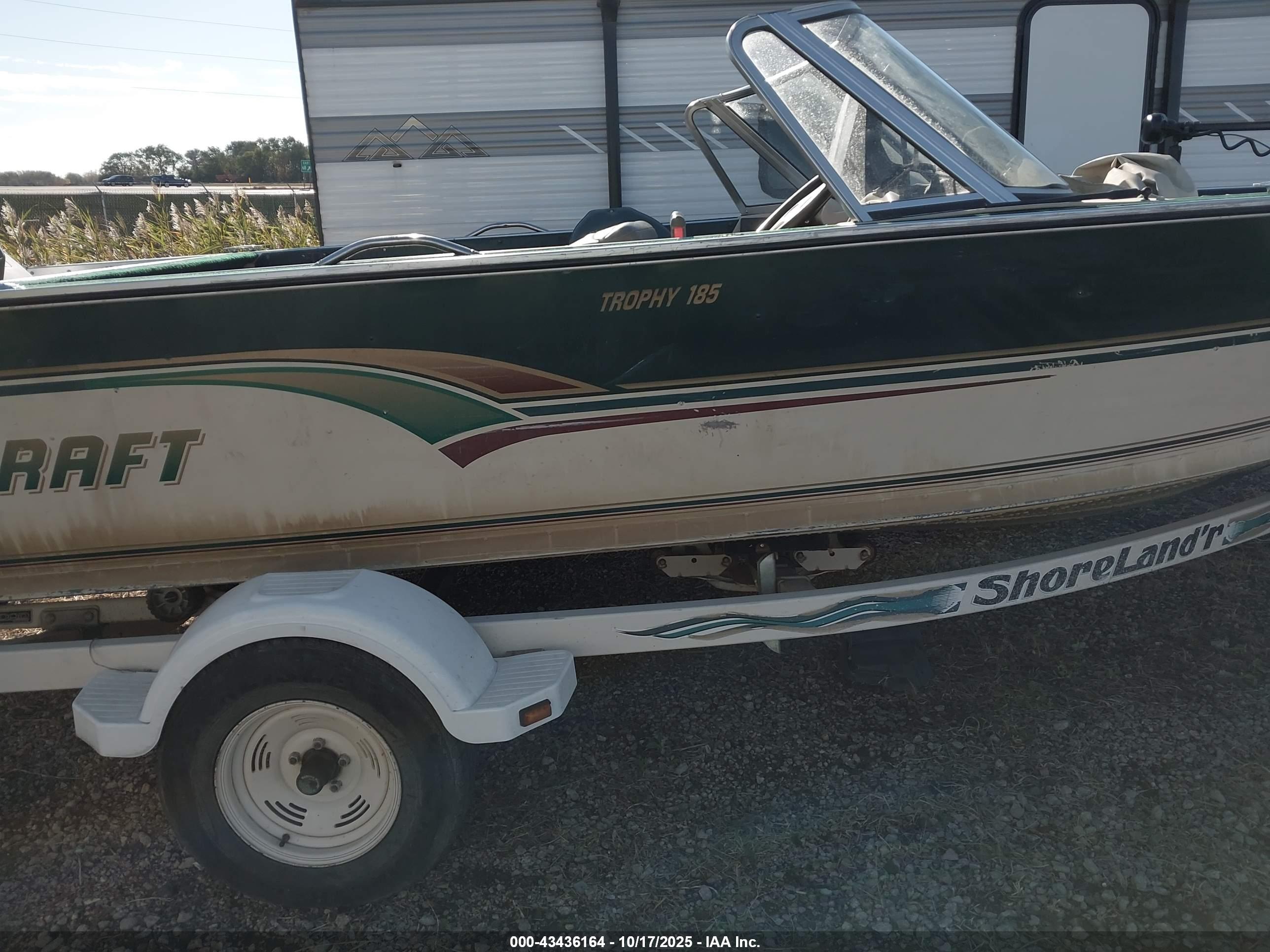 ALUMACRAFT BOAT image 6