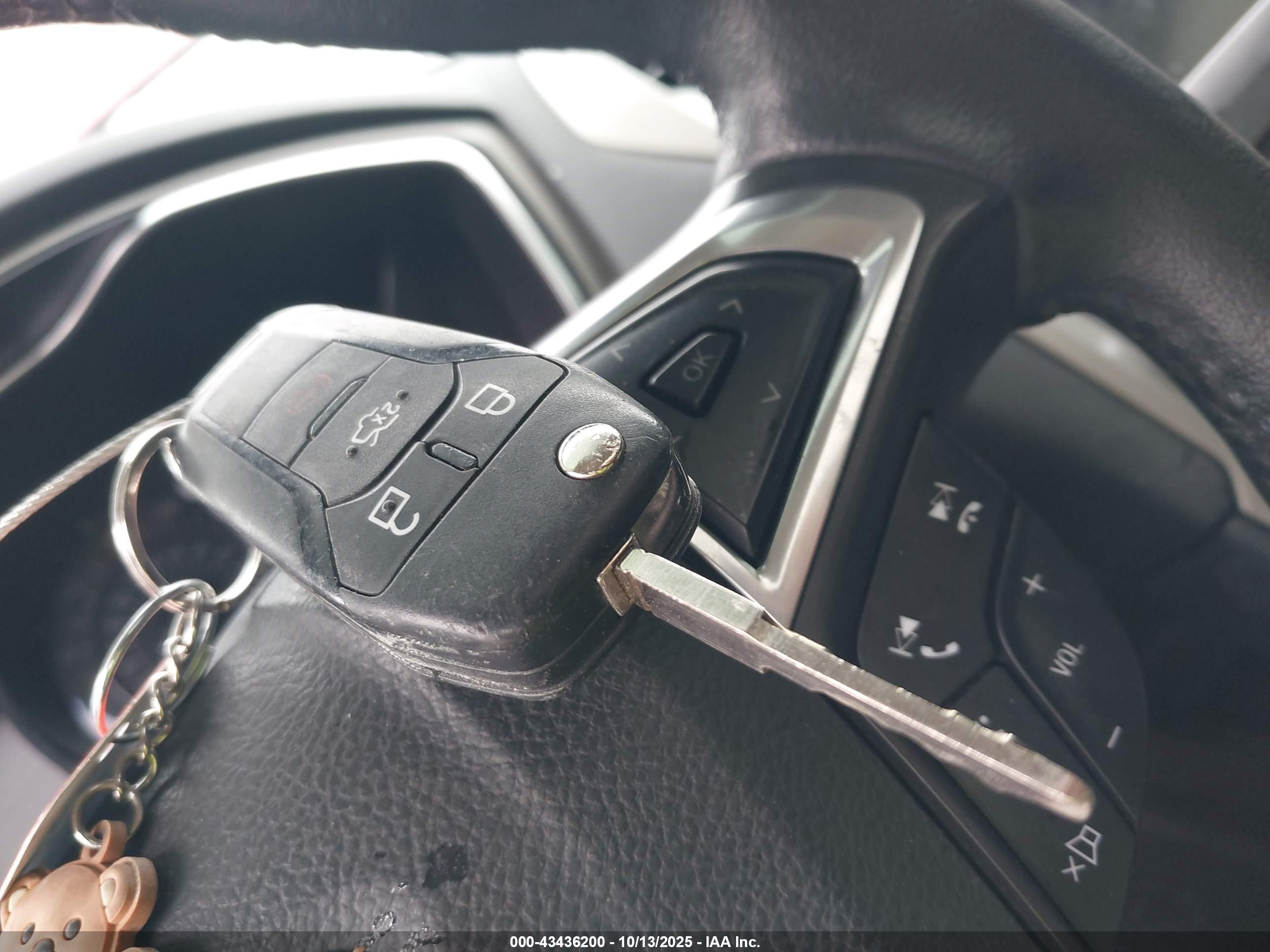 FORD FUSION image 11