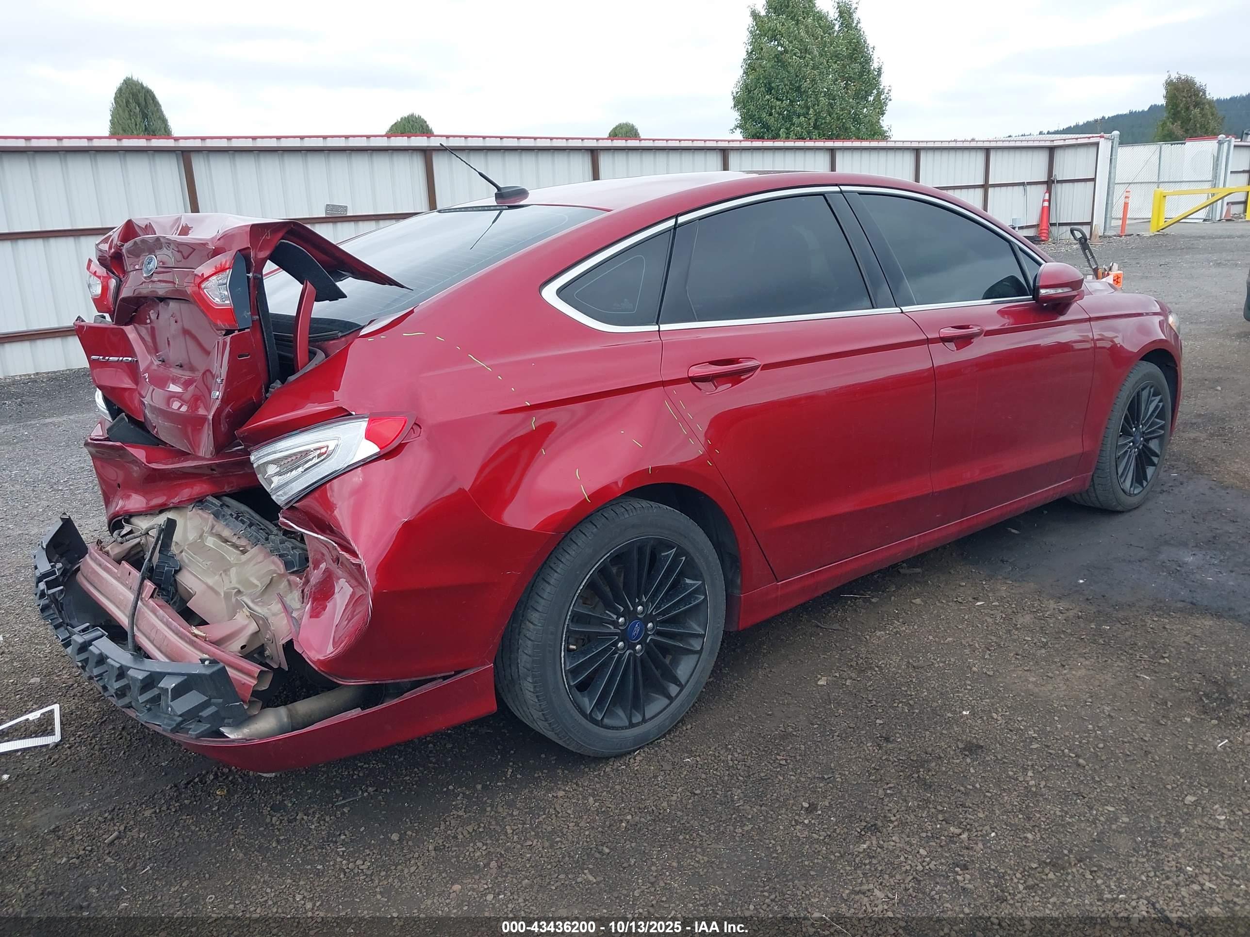 FORD FUSION image 4