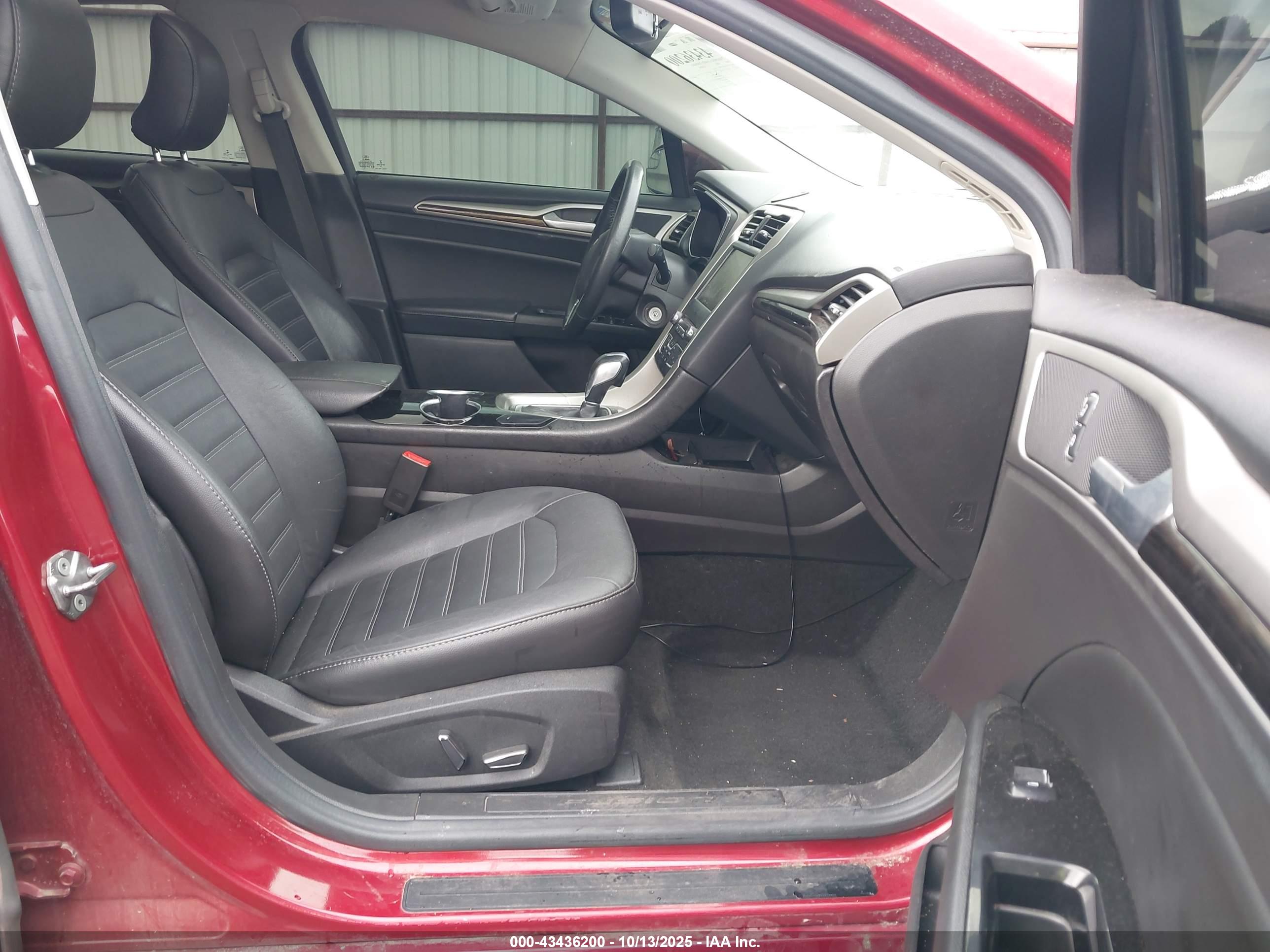 FORD FUSION image 5