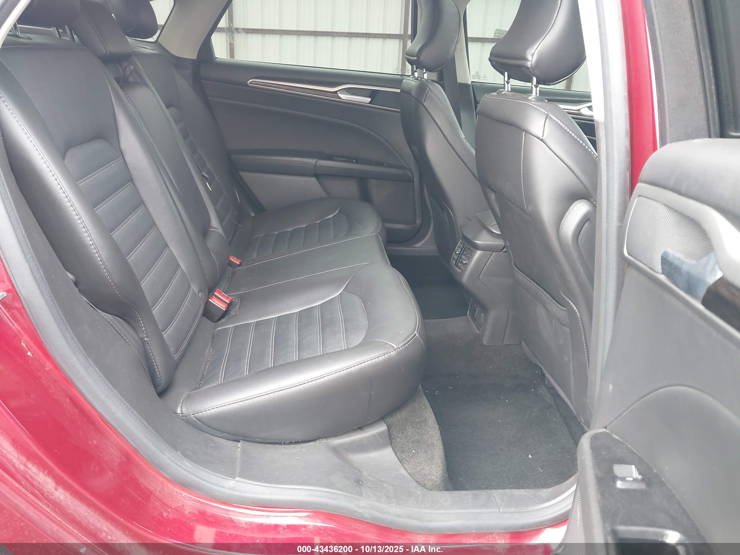 FORD FUSION image 8