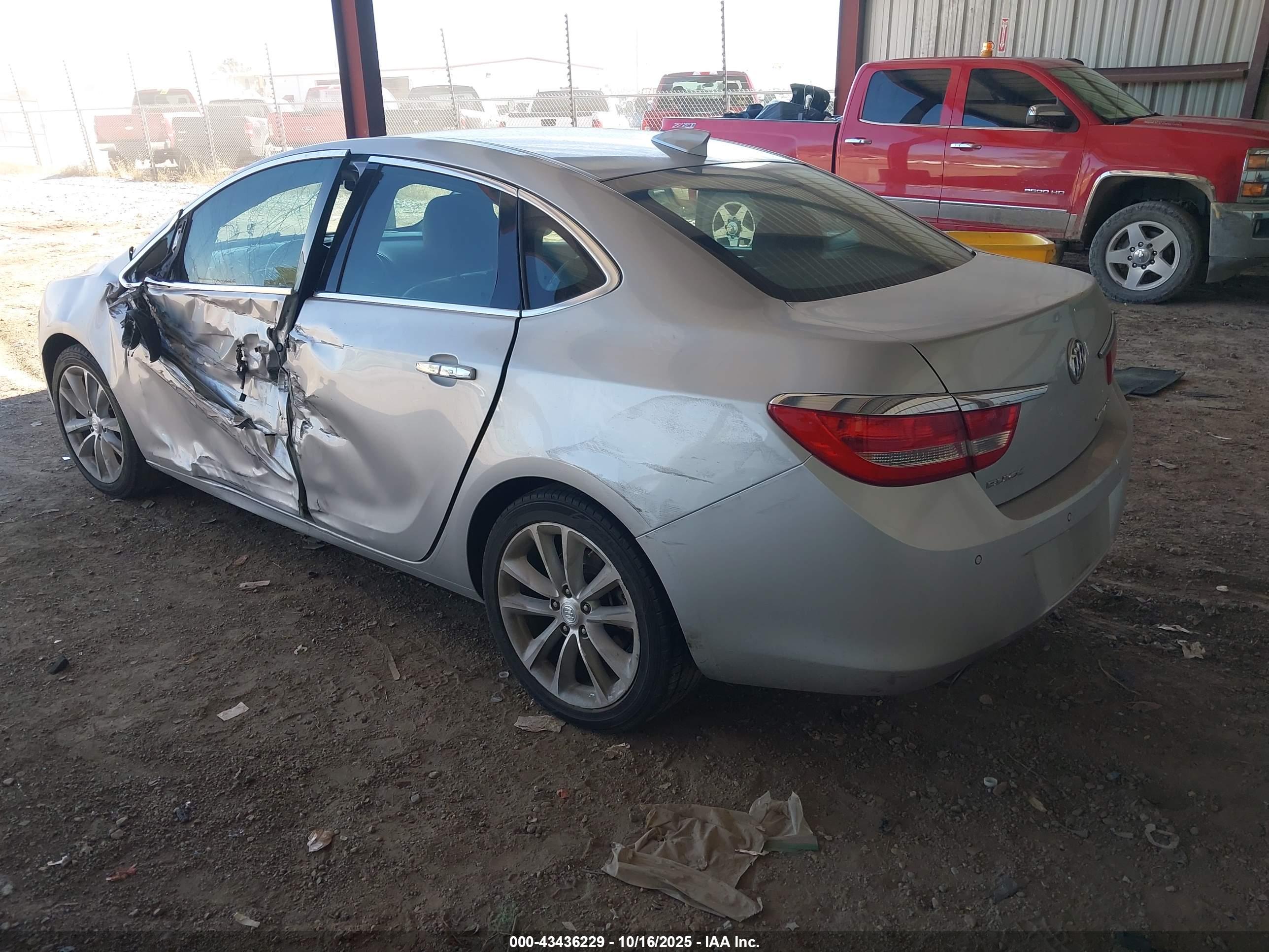 BUICK VERANO image 3