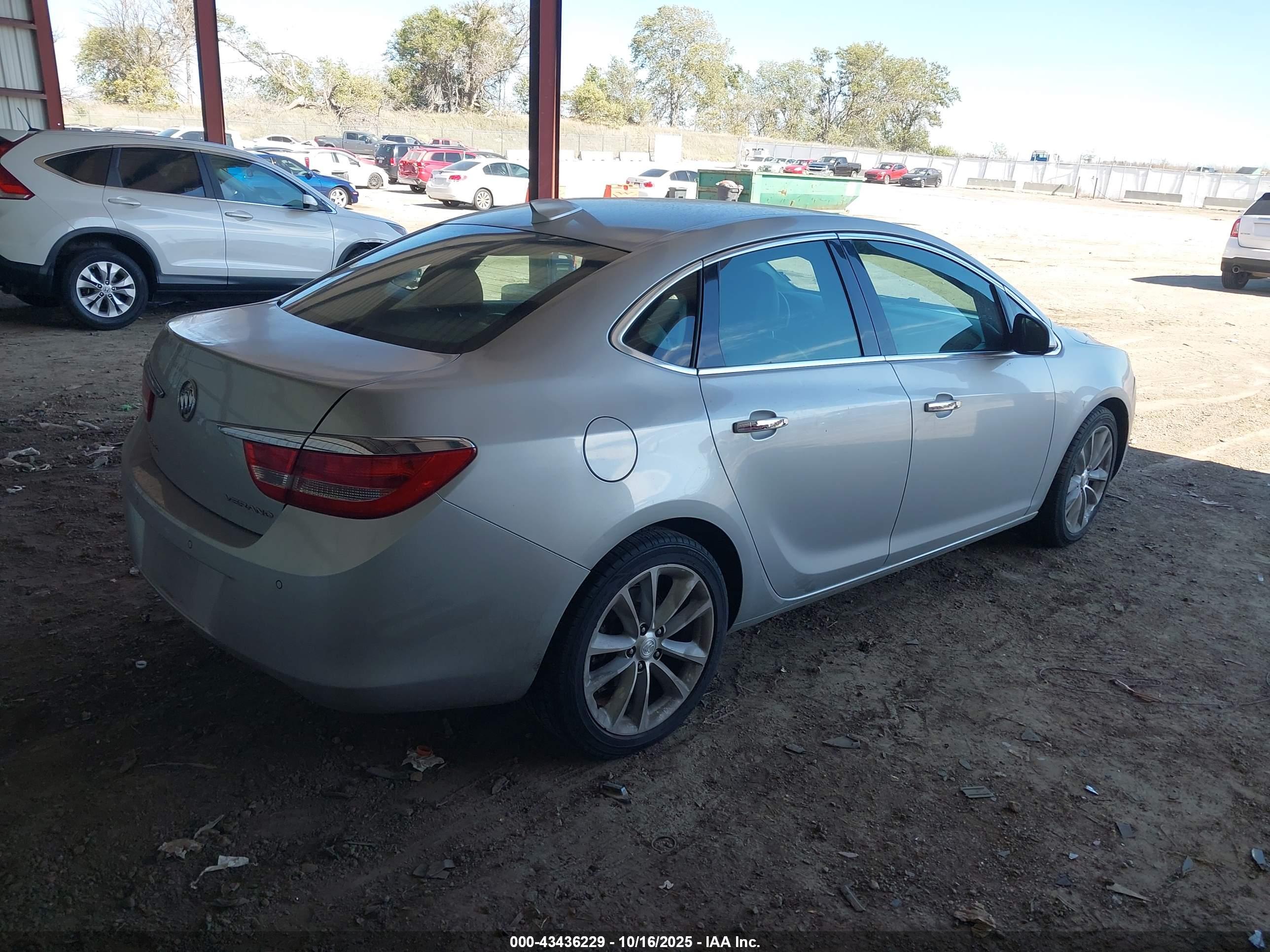 BUICK VERANO image 4