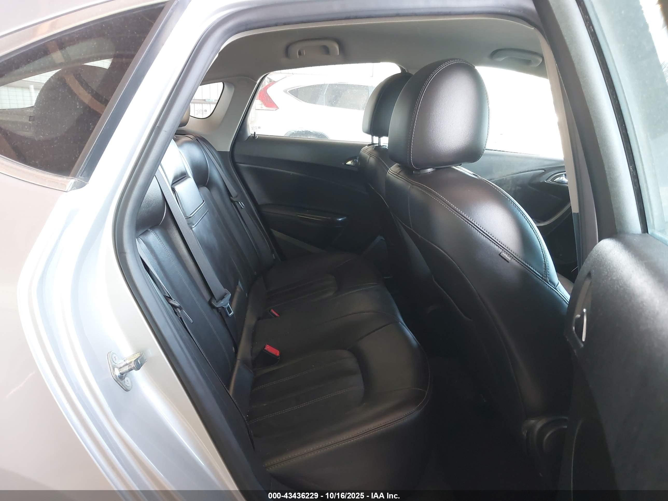 BUICK VERANO image 8