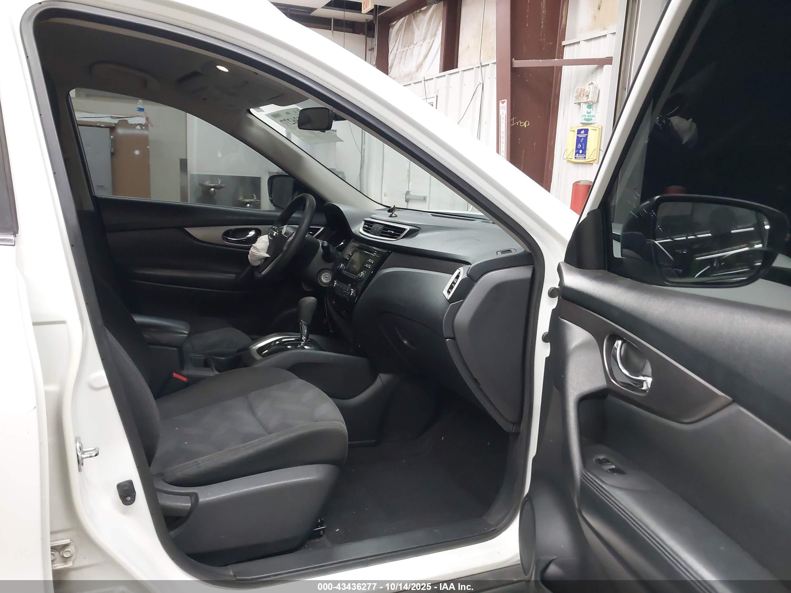 NISSAN ROGUE image 5