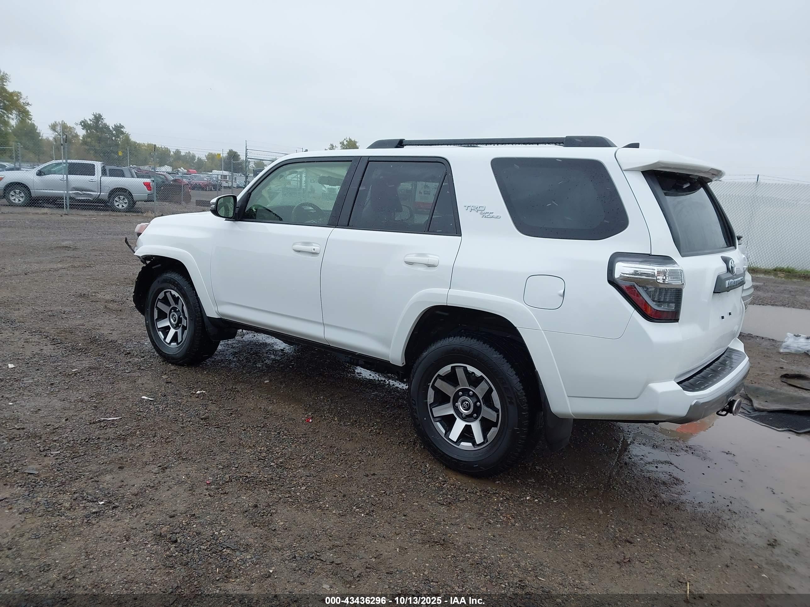 TOYOTA 4RUNNER image 3