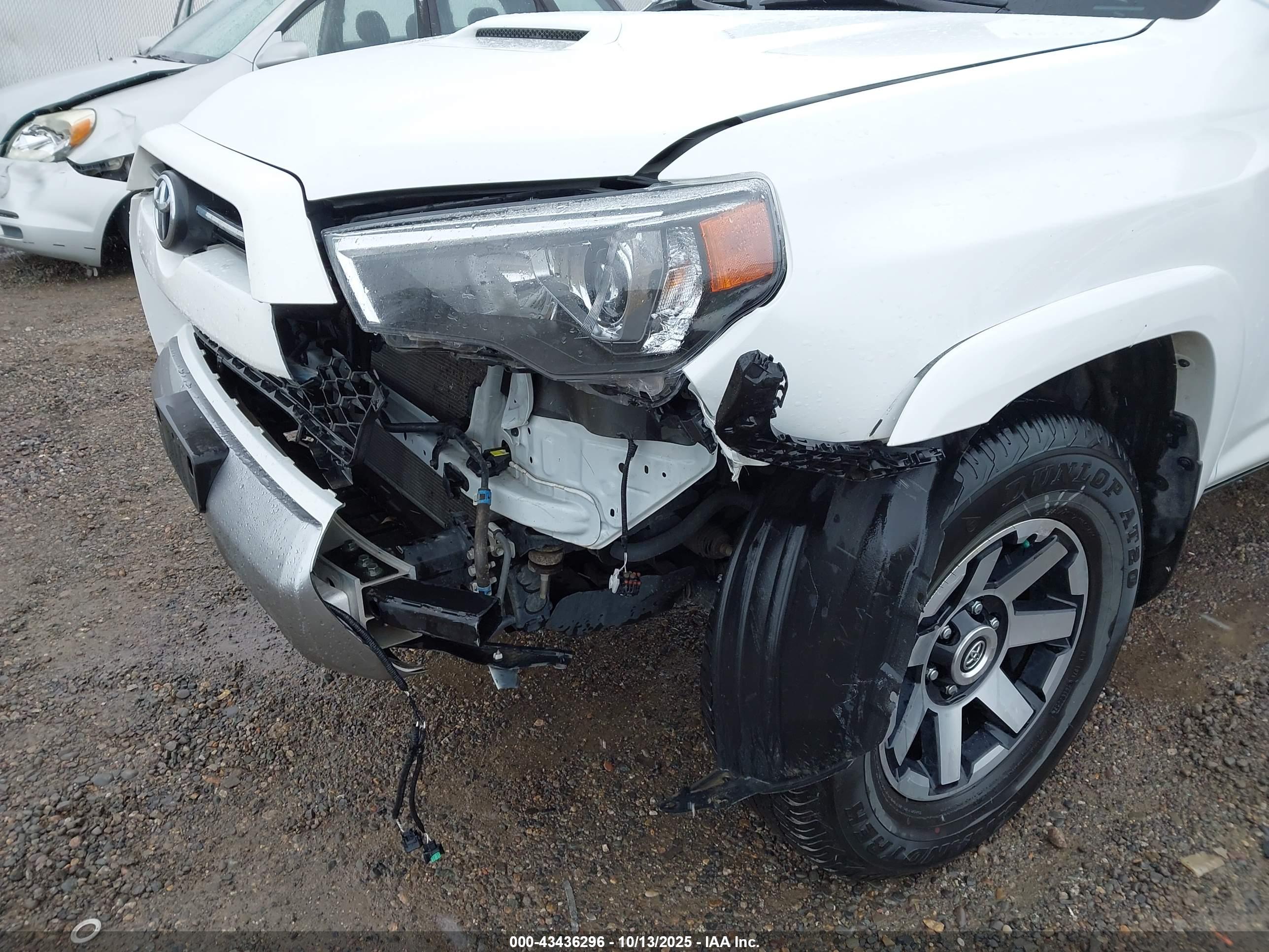 TOYOTA 4RUNNER image 6