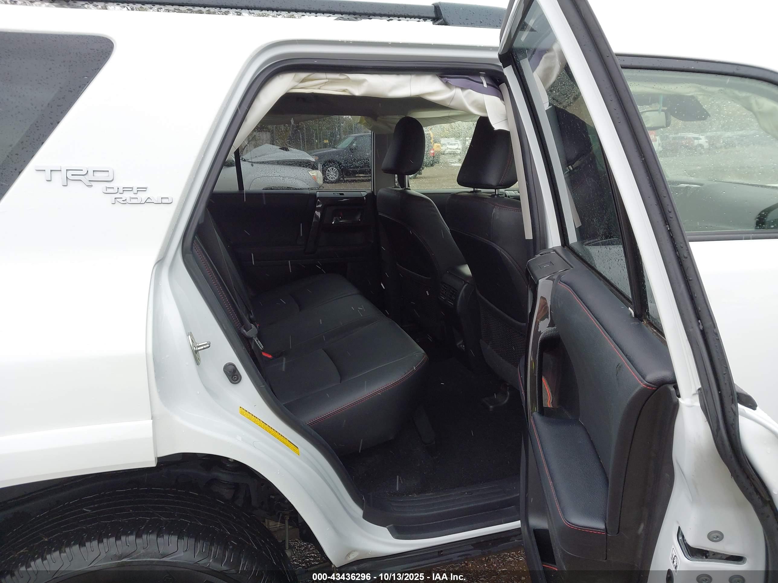 TOYOTA 4RUNNER image 8