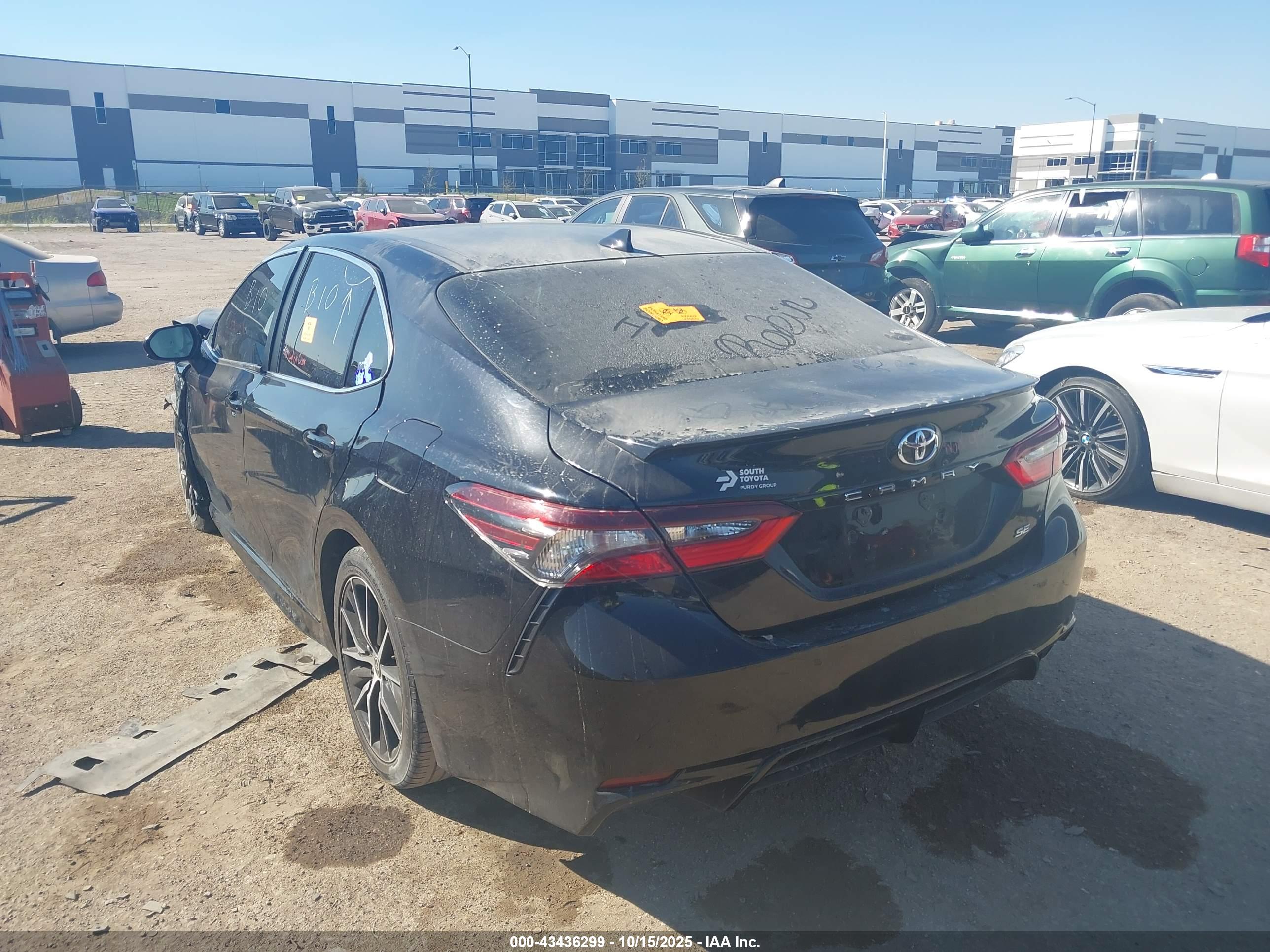 TOYOTA CAMRY image 3