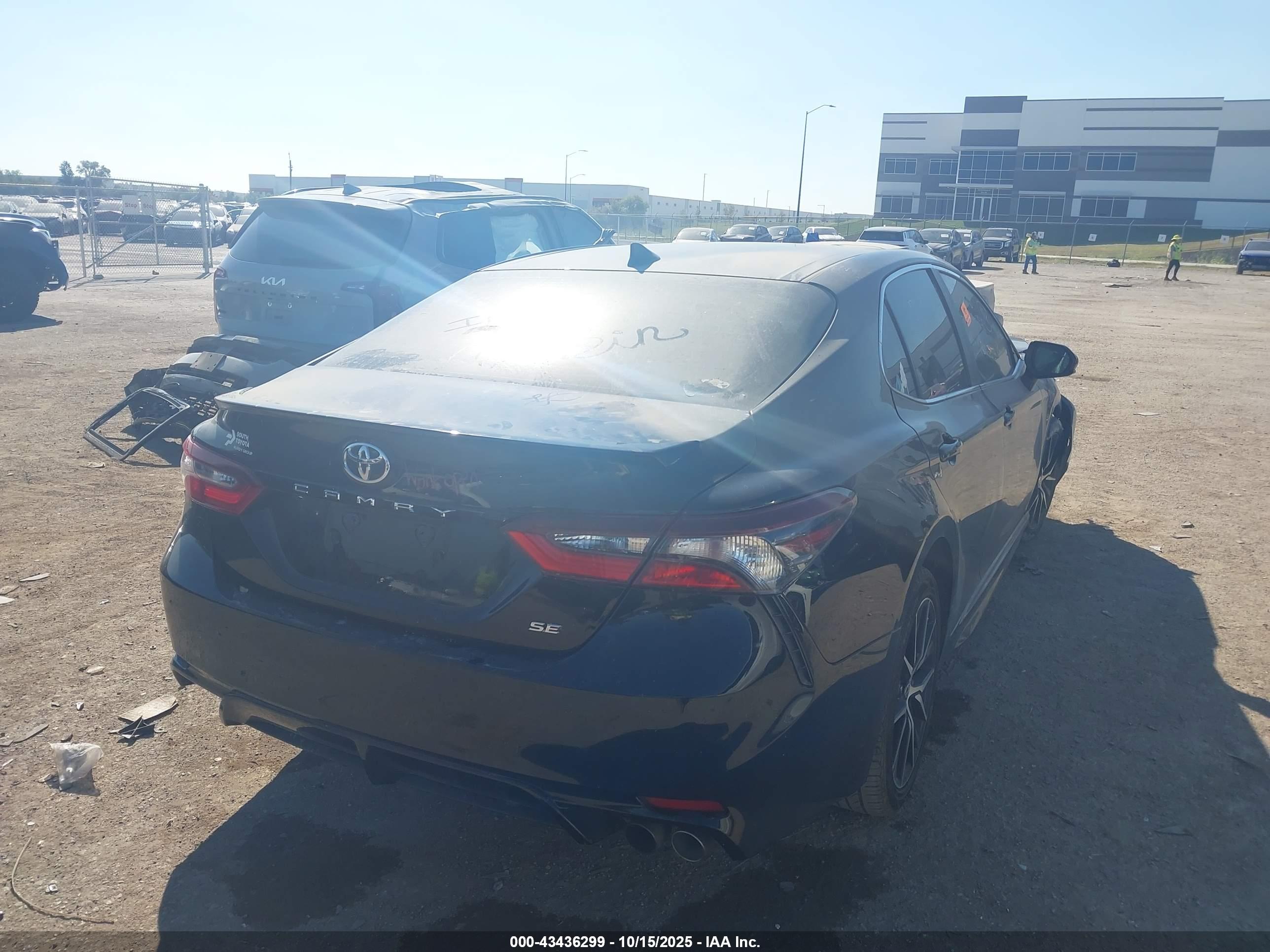 TOYOTA CAMRY image 4