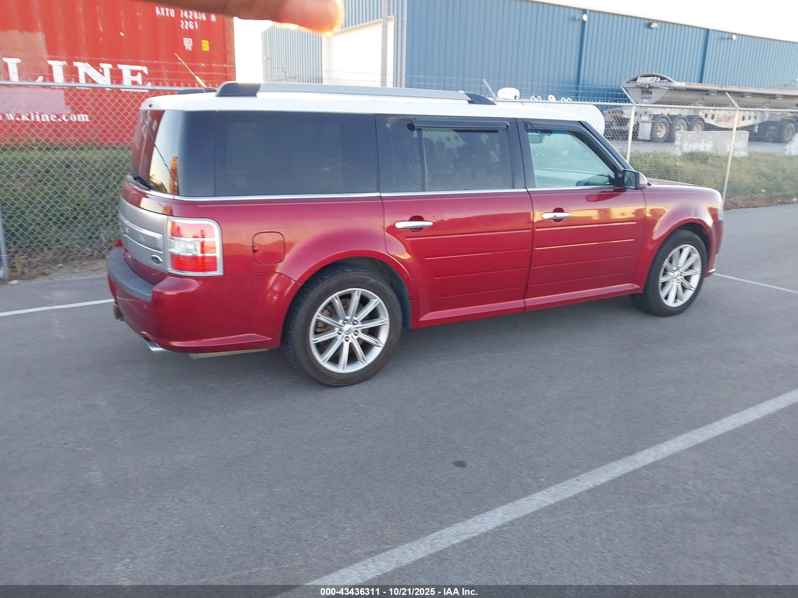 FORD FLEX image 4