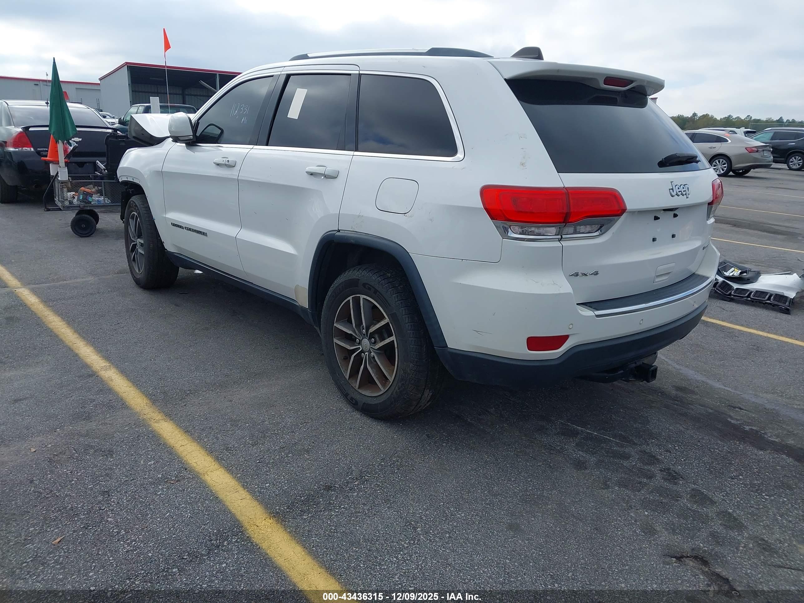 JEEP GRAND image 3