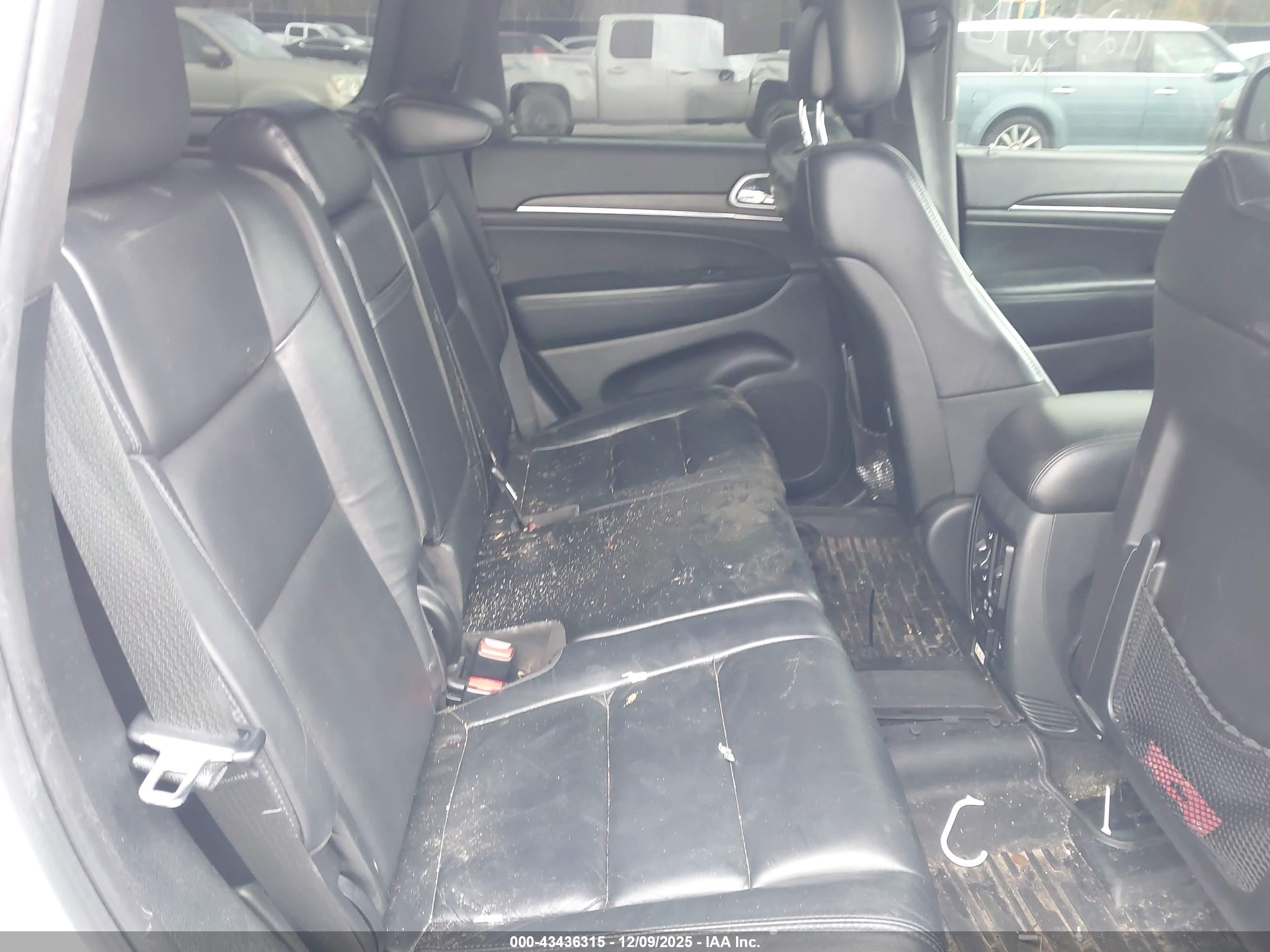 JEEP GRAND image 8