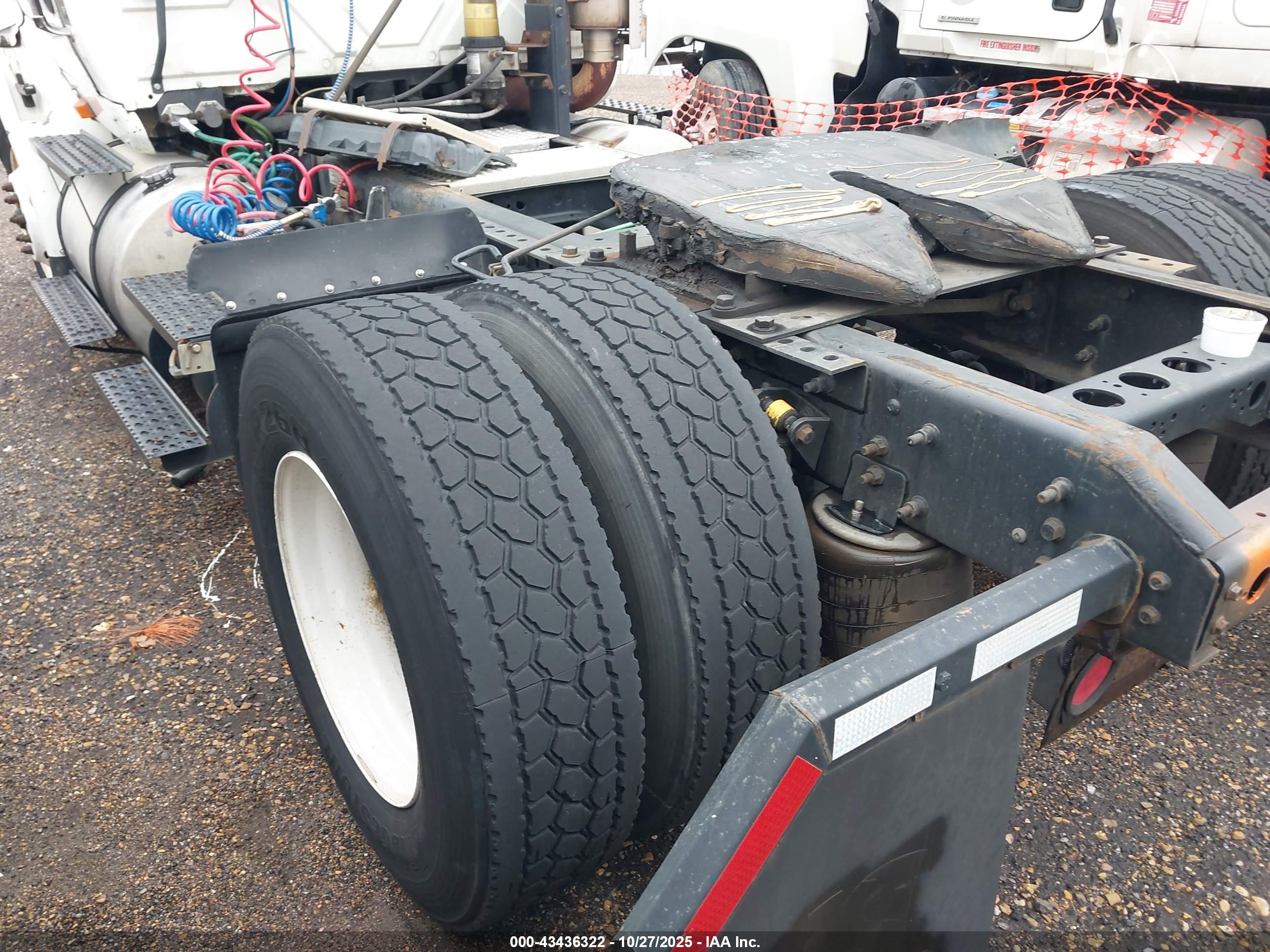 INTERNATIONAL 8000 image 3