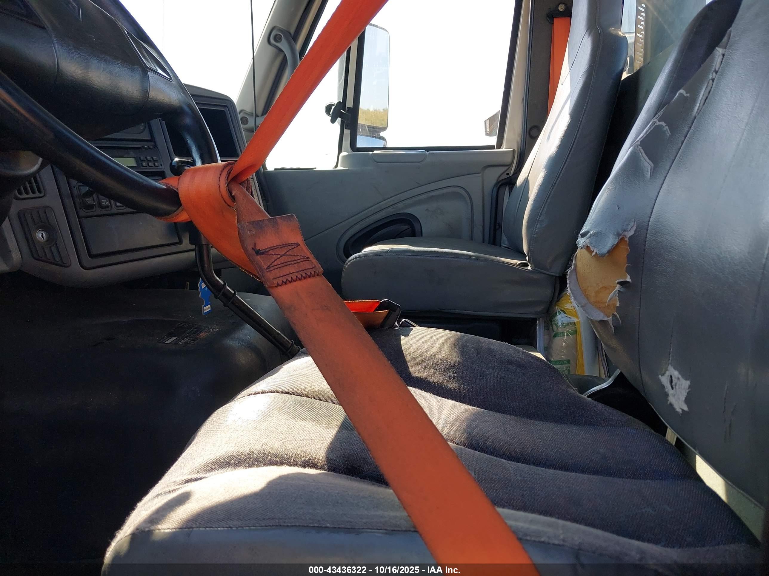 INTERNATIONAL 8000 image 8